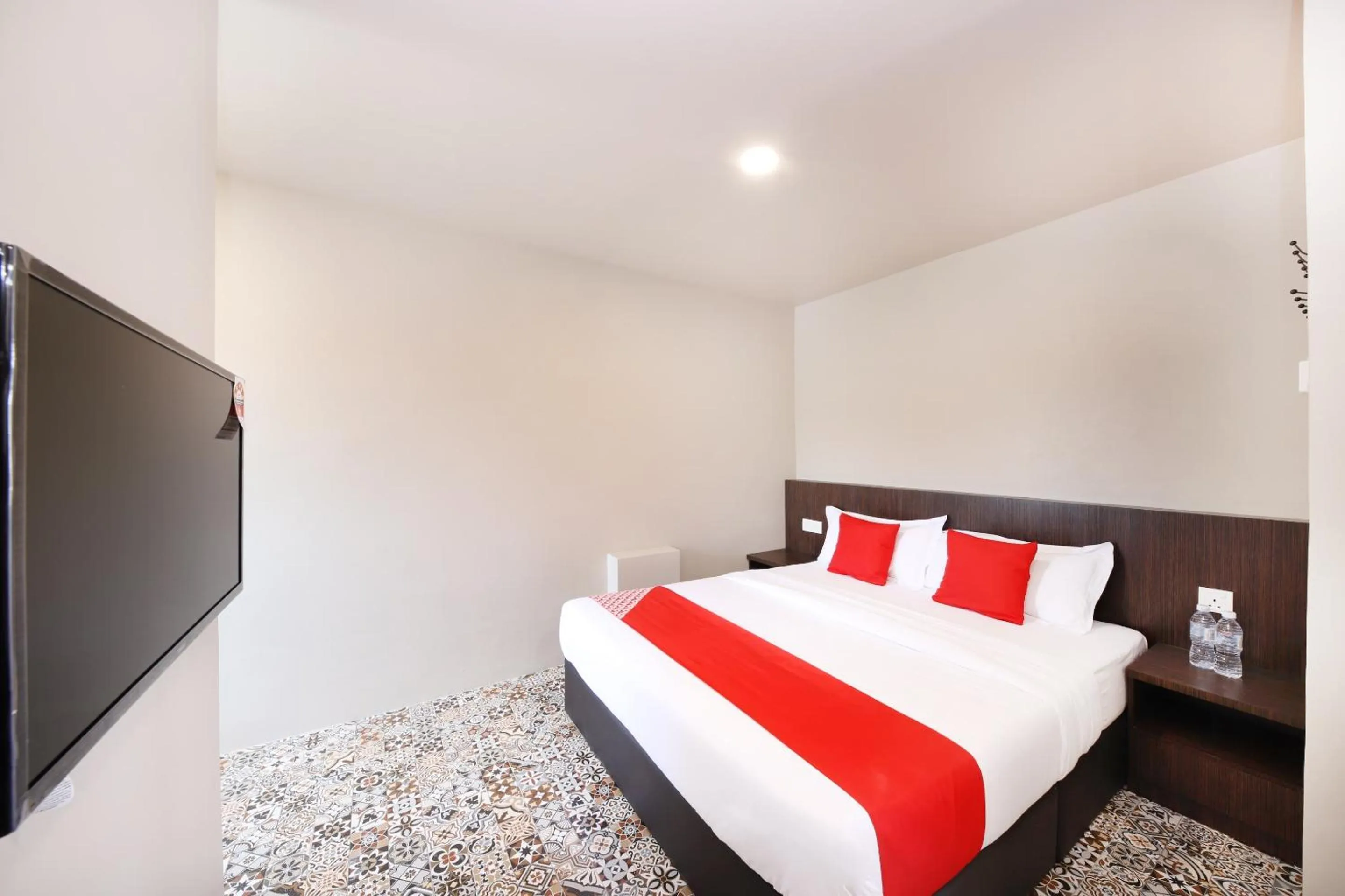 Bedroom, Bed in OYO 507 Aikka Hotel