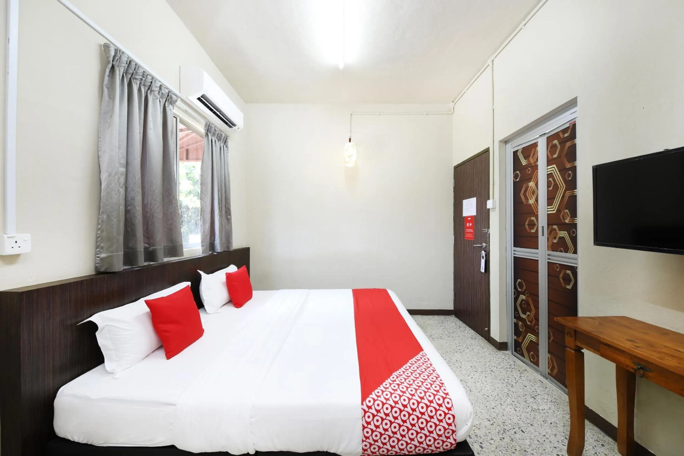 Bedroom, Bed in OYO 507 Aikka Hotel