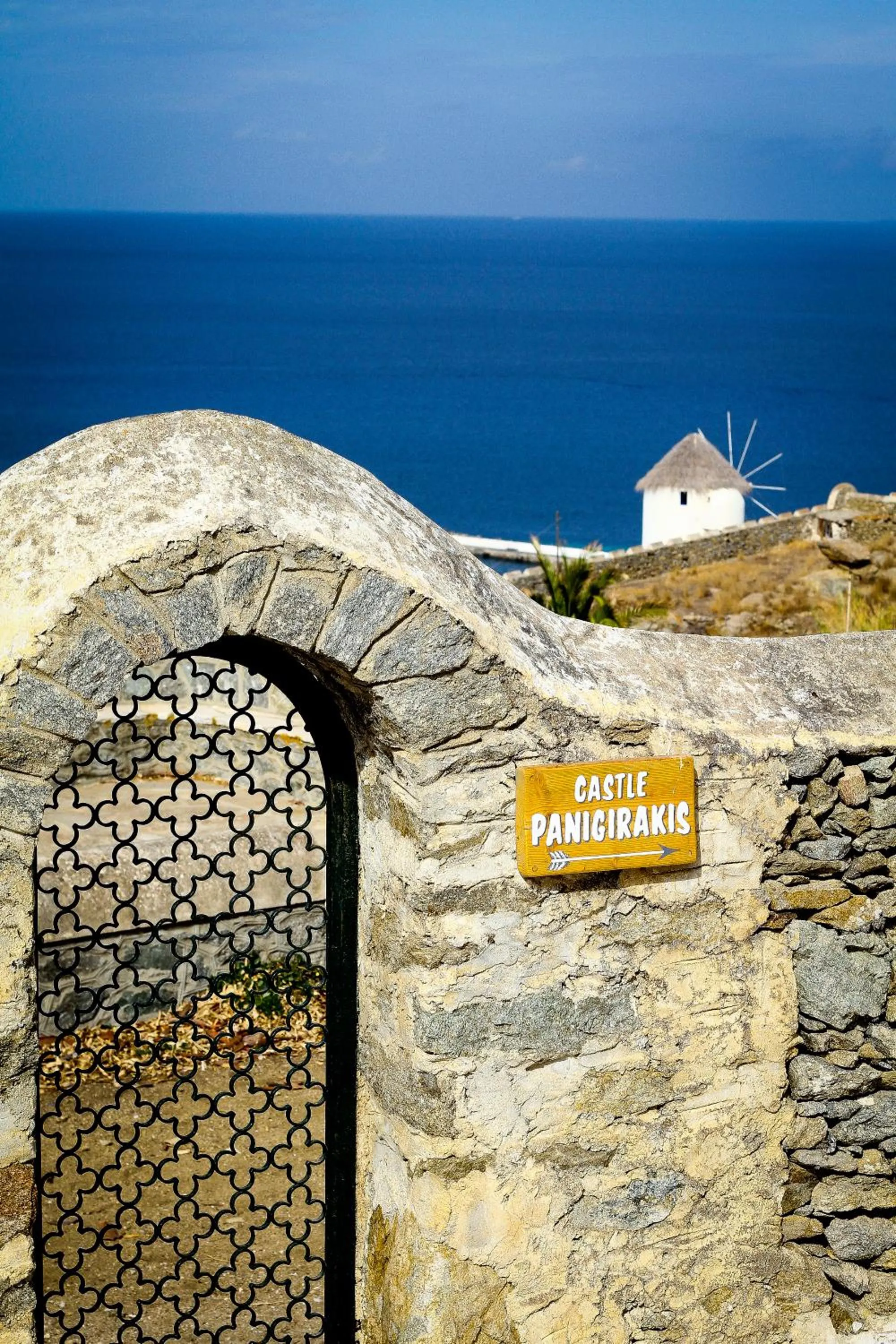 Area and facilities in Castle Panigirakis