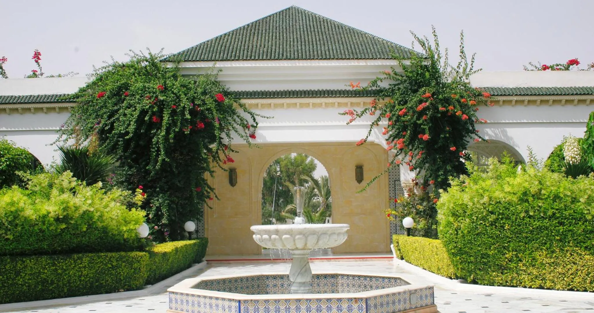 Facade/entrance in El Mouradi Palm Marina - Couple et Famille uniquement