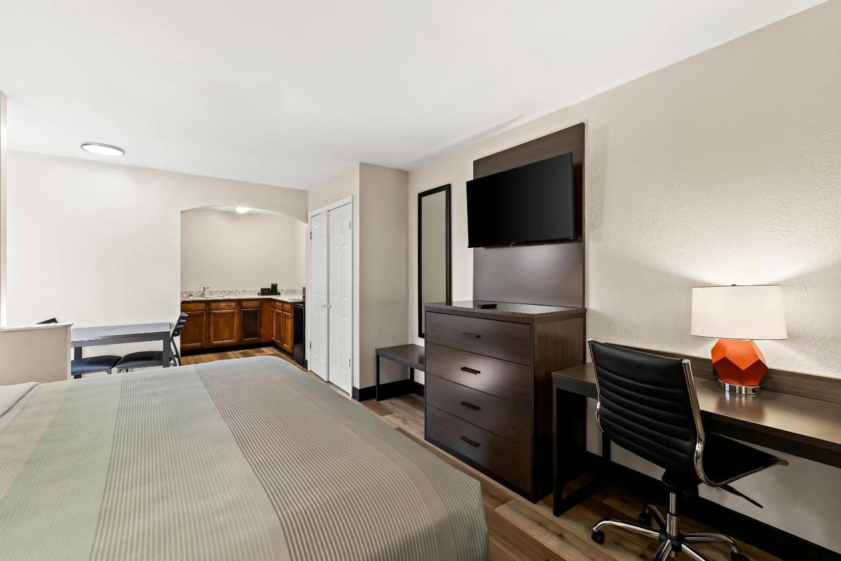 Bedroom, Bed in Quality Inn & Suites Dumas