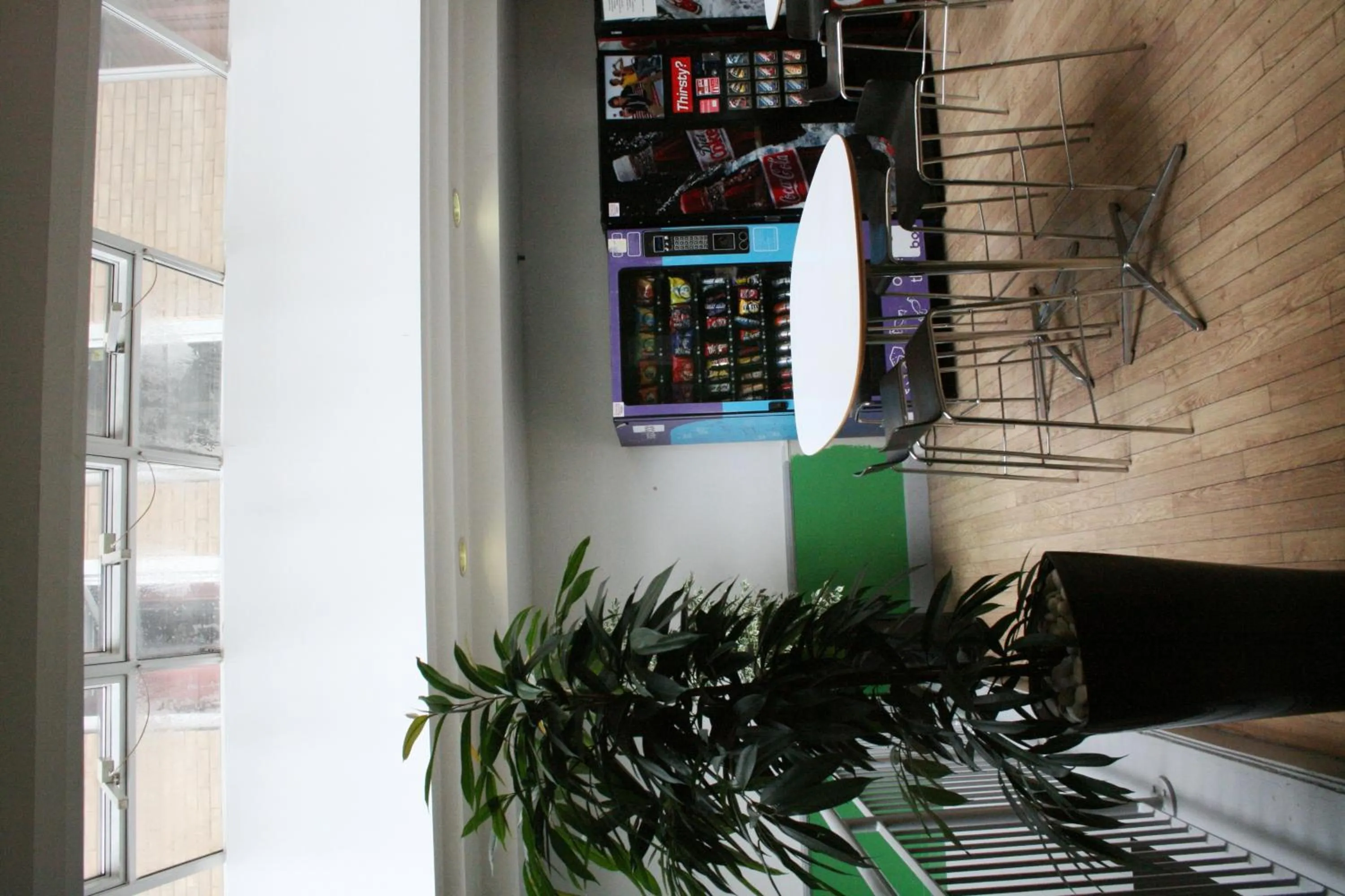 Restaurant/places to eat in LSE High Holborn