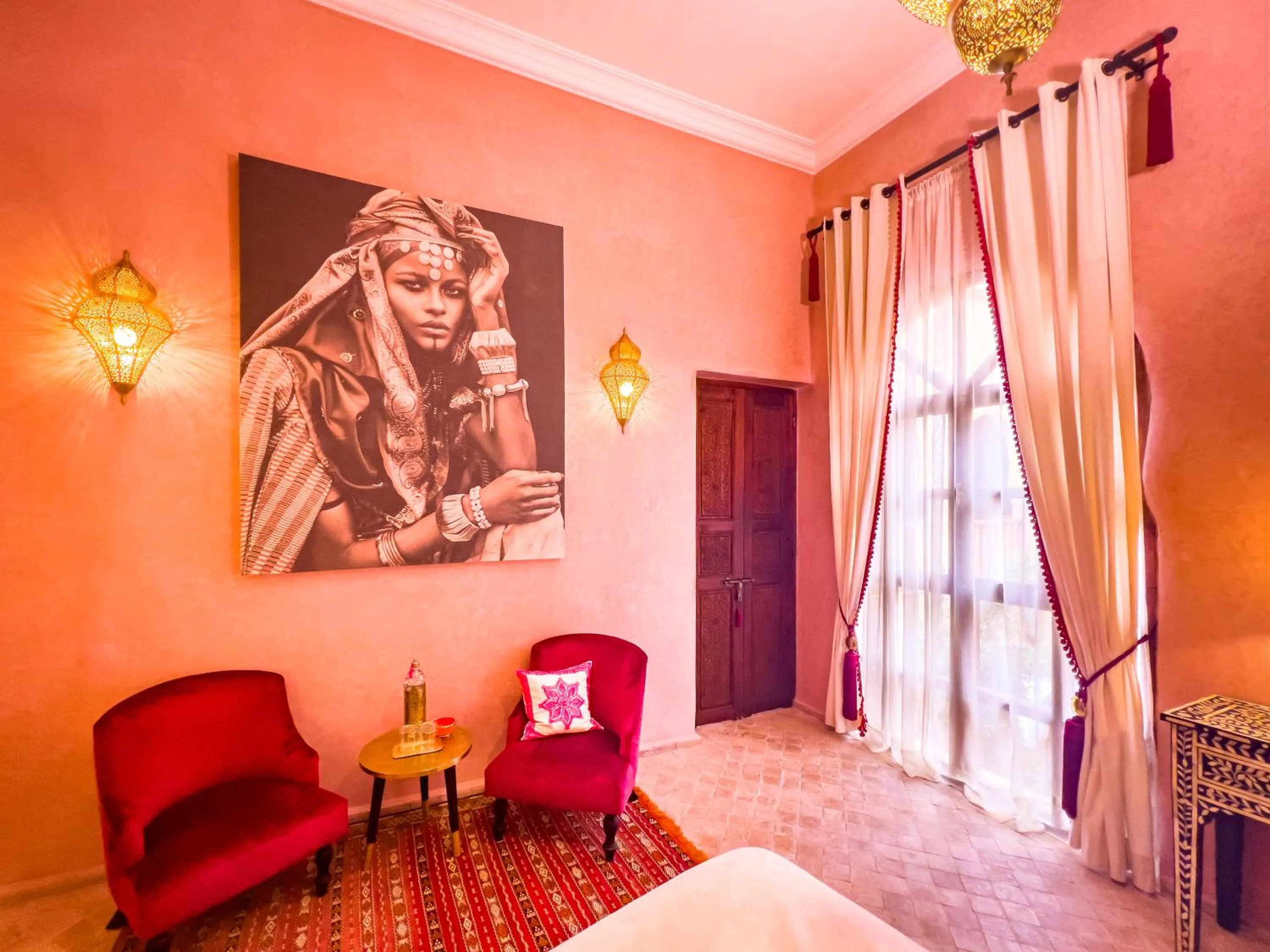 Seating area, Bed in Riad Selouane