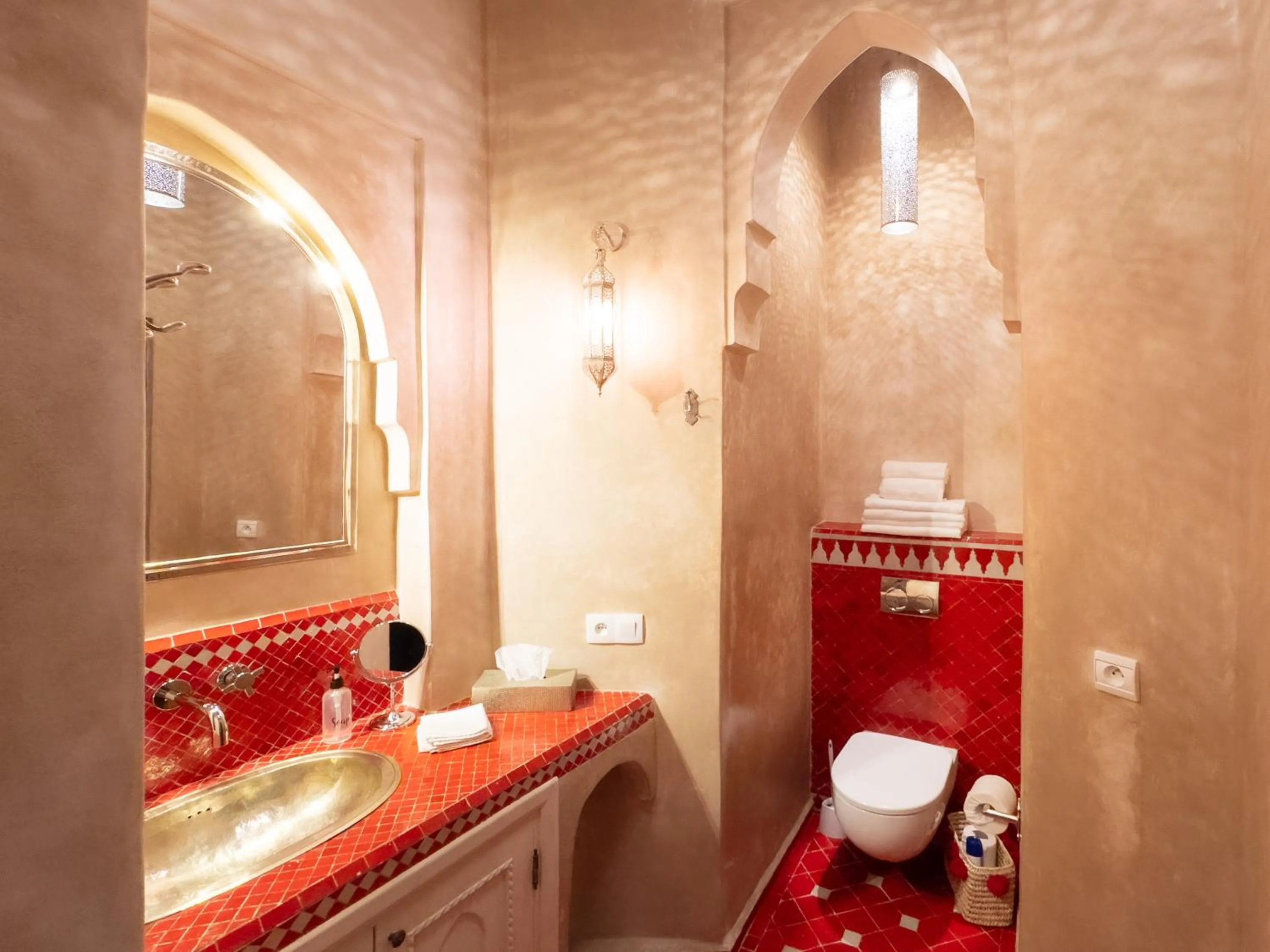 Toilet in Riad Selouane