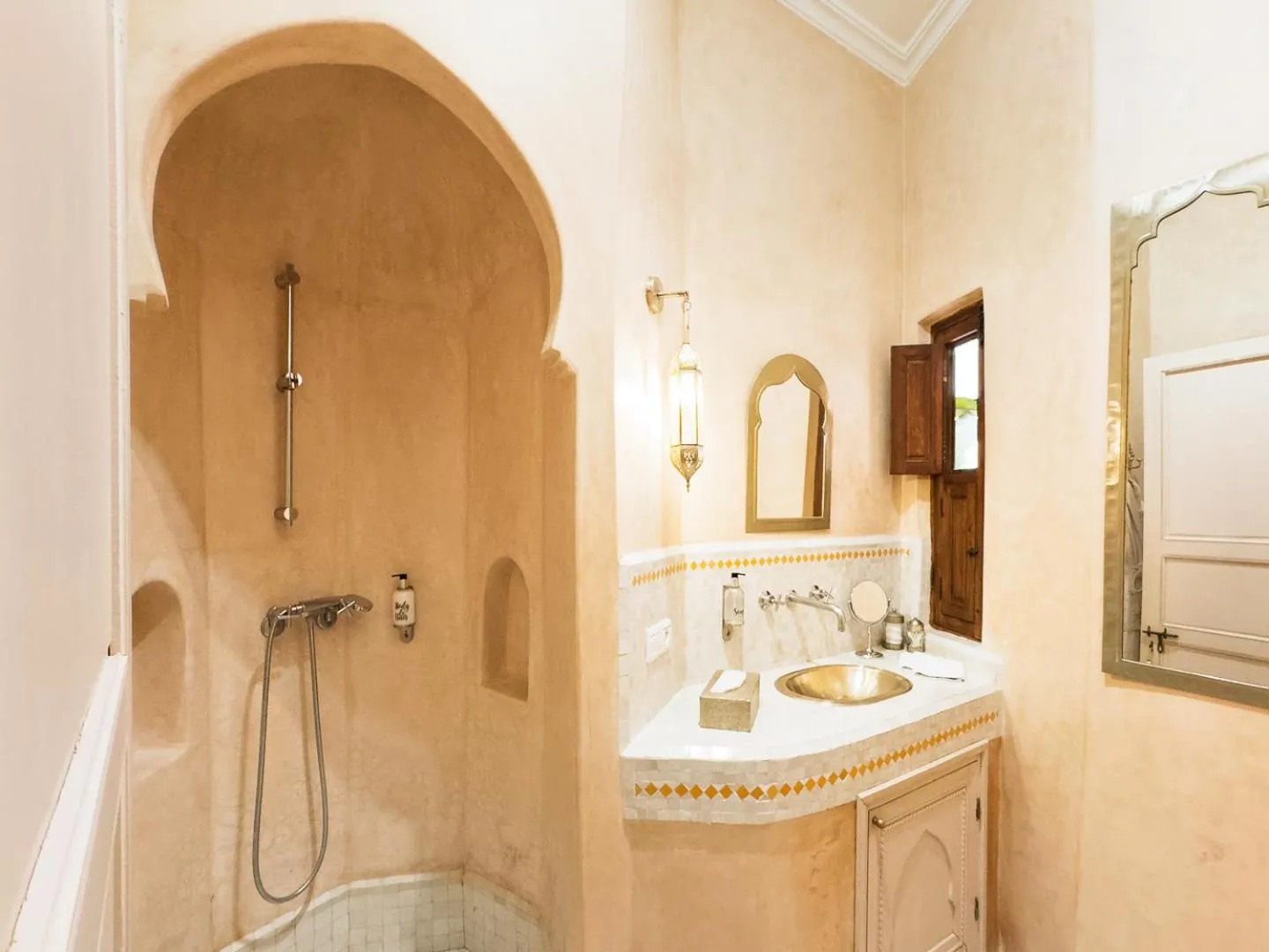 Bathroom in Riad Selouane