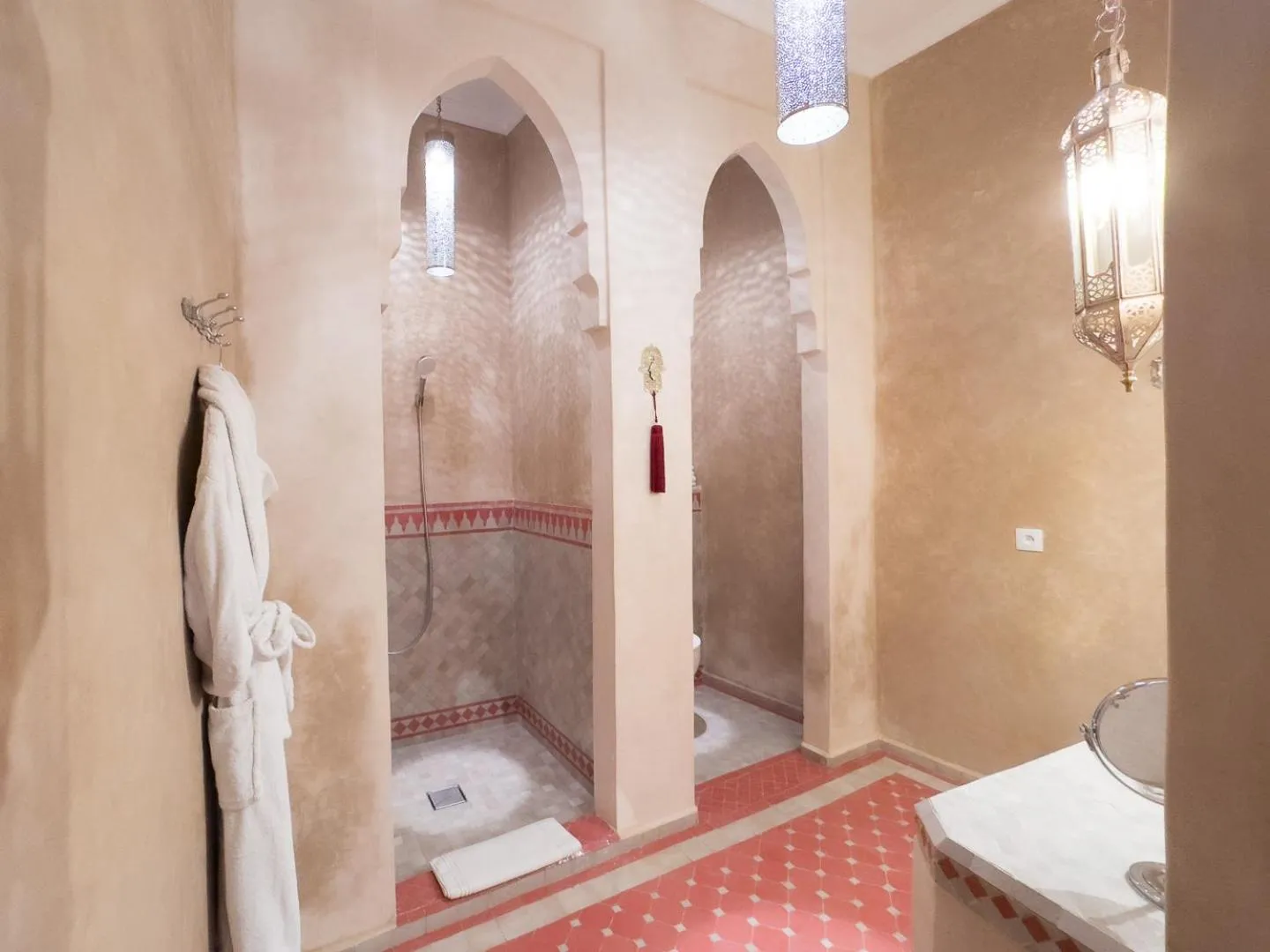 Shower in Riad Selouane