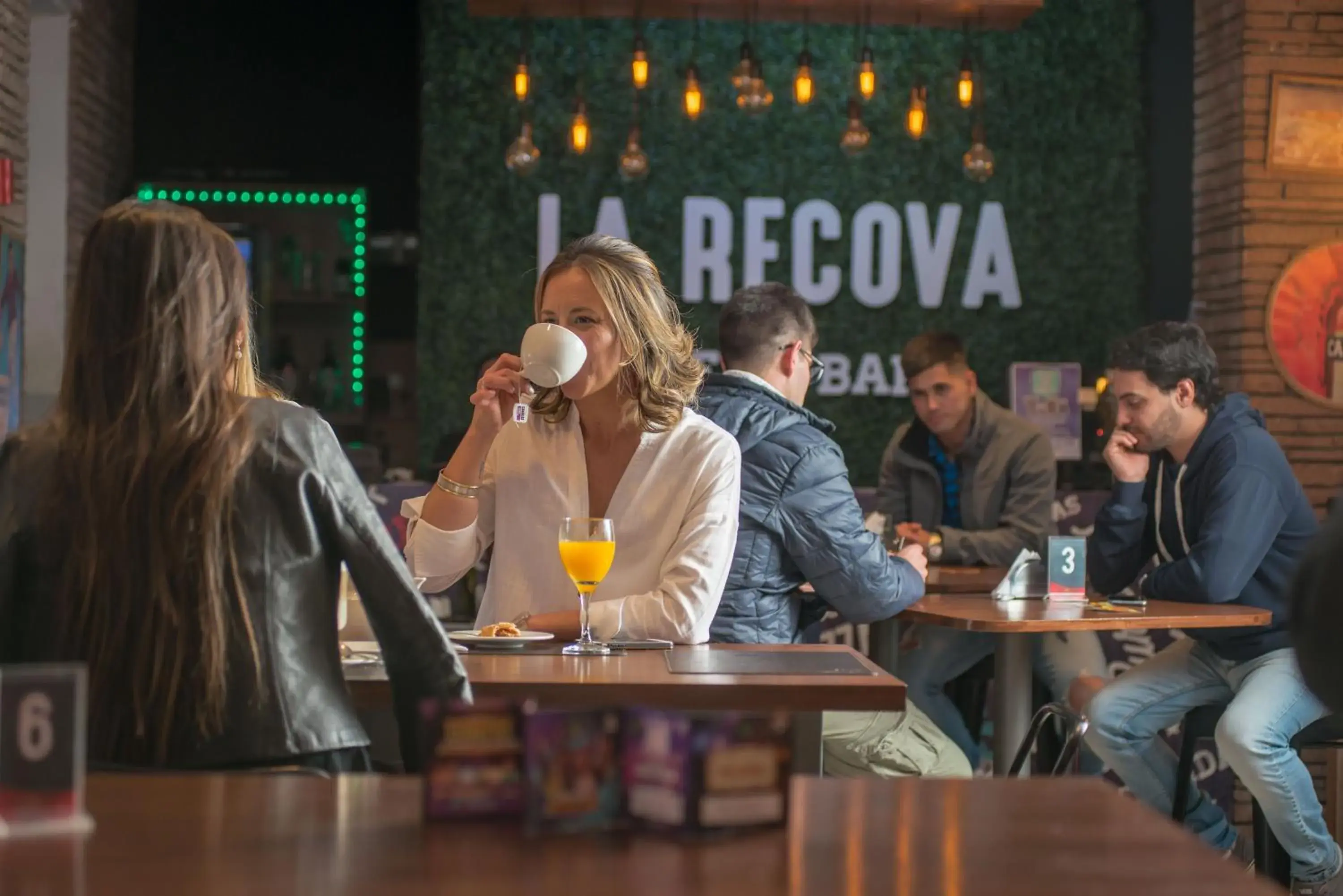 Restaurant/places to eat in Salto Hotel y Casino Restaurant/places to eat in Salto Hotel y Casino