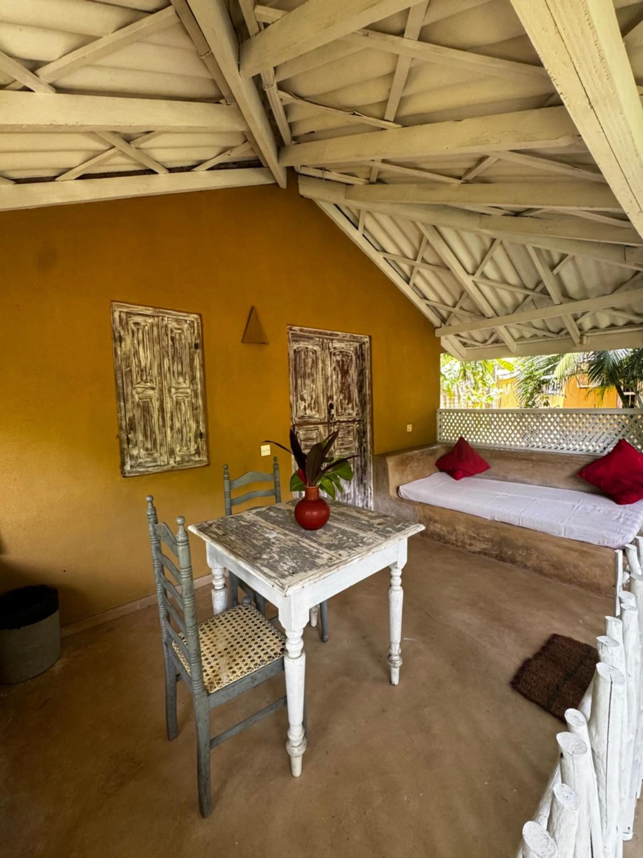 Living room, Bed in FIVE