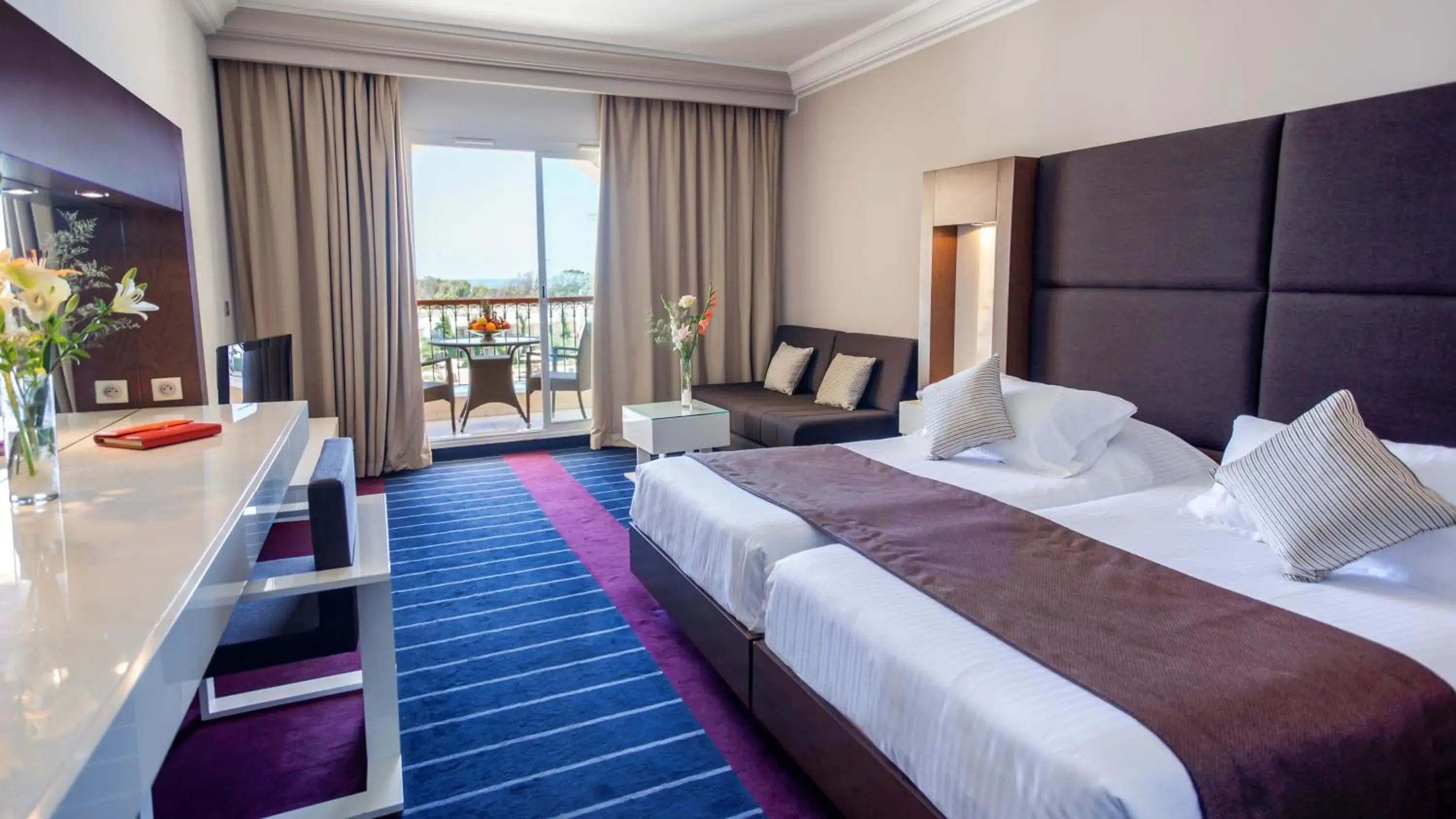 Bed in El Mouradi Gammarth Bed in El Mouradi Gammarth