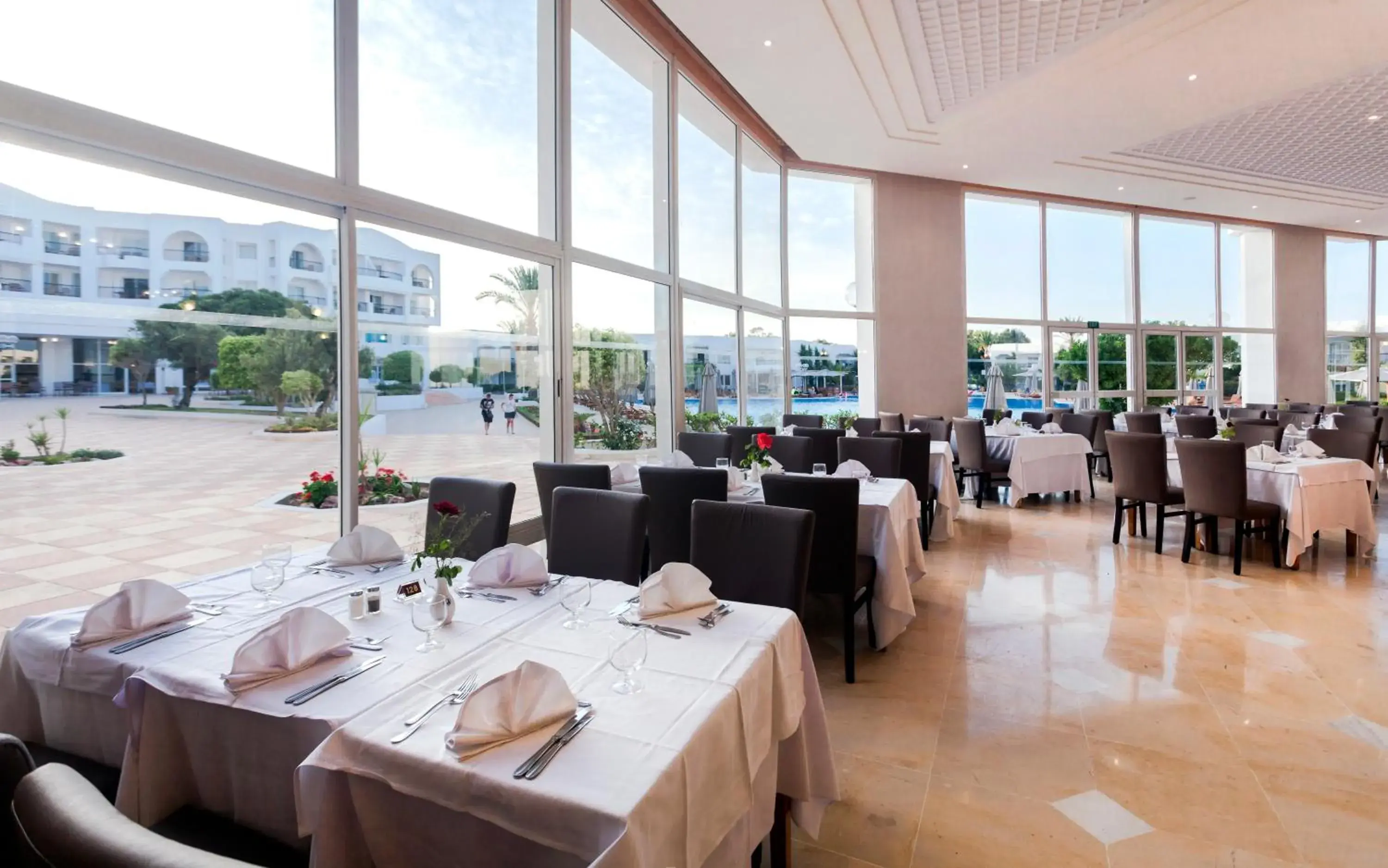 Restaurant/places to eat in El Mouradi Gammarth Restaurant/places to eat in El Mouradi Gammarth