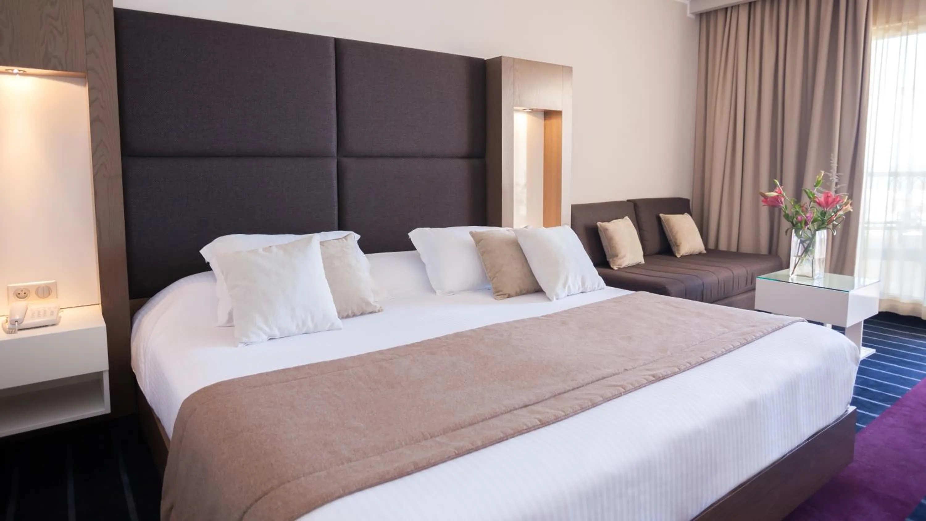 Bedroom, Bed in El Mouradi Gammarth