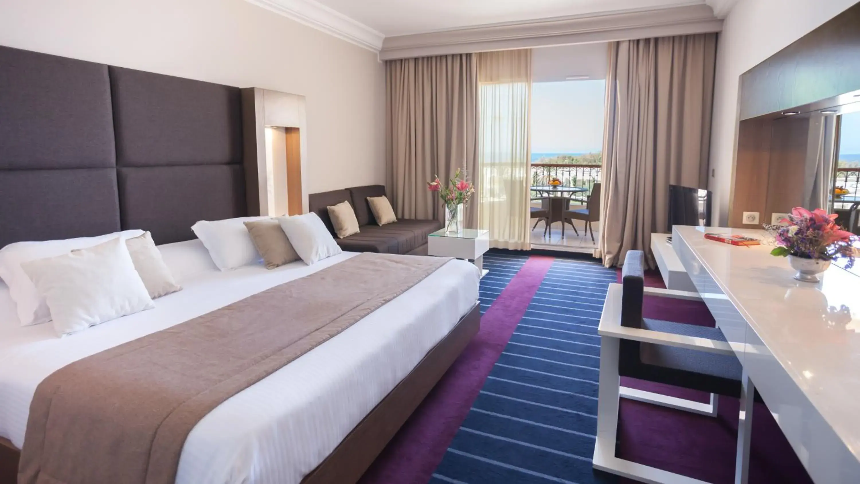 Bed in El Mouradi Gammarth Bed in El Mouradi Gammarth