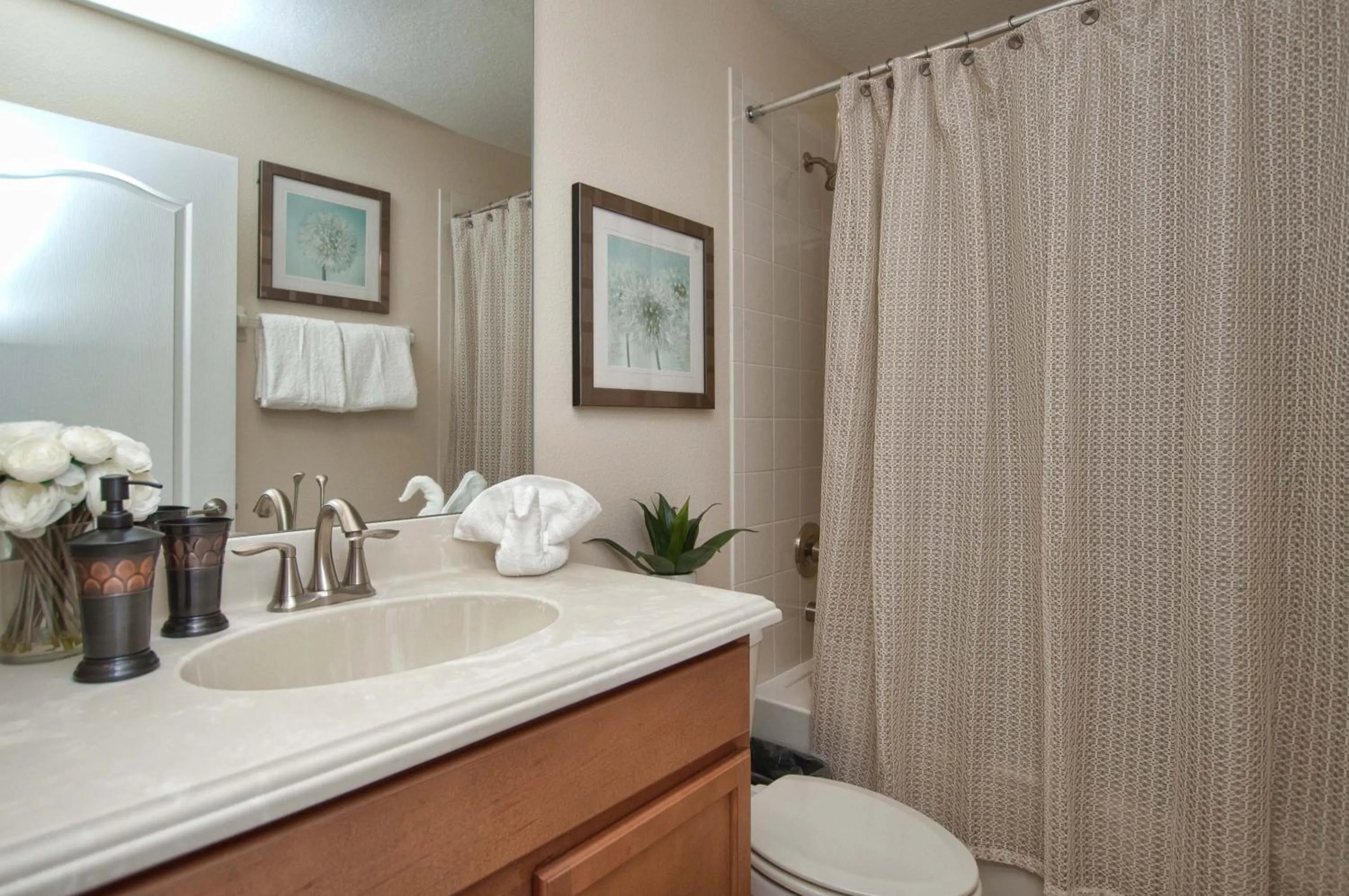 Property building in Paradise Palms- 6 Bedroom Pool Home-3150Pp