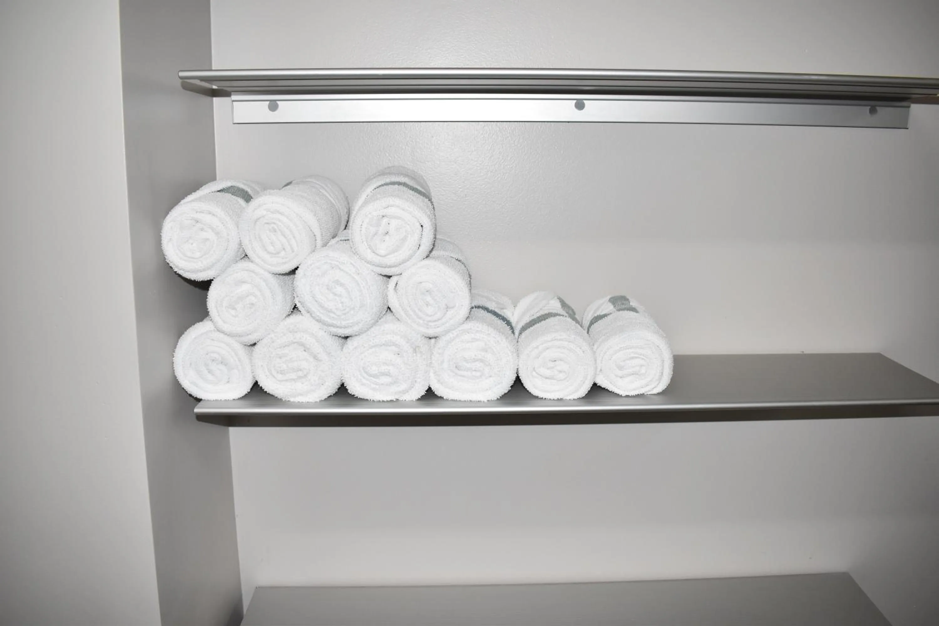 Fitness centre/facilities in Country Inn & Suites by Radisson, Hagerstown, MD