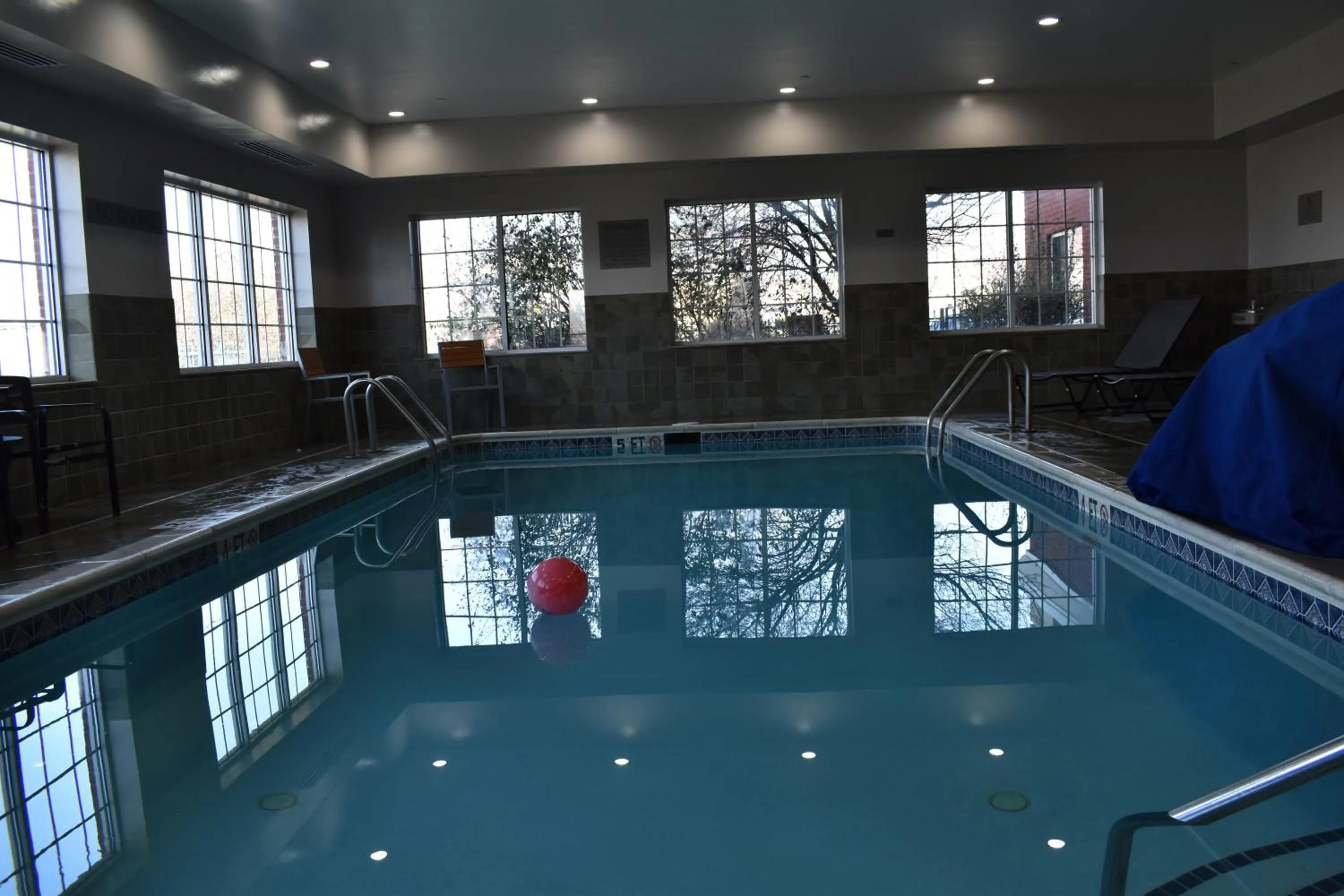 Swimming pool in Country Inn & Suites by Radisson, Hagerstown, MD