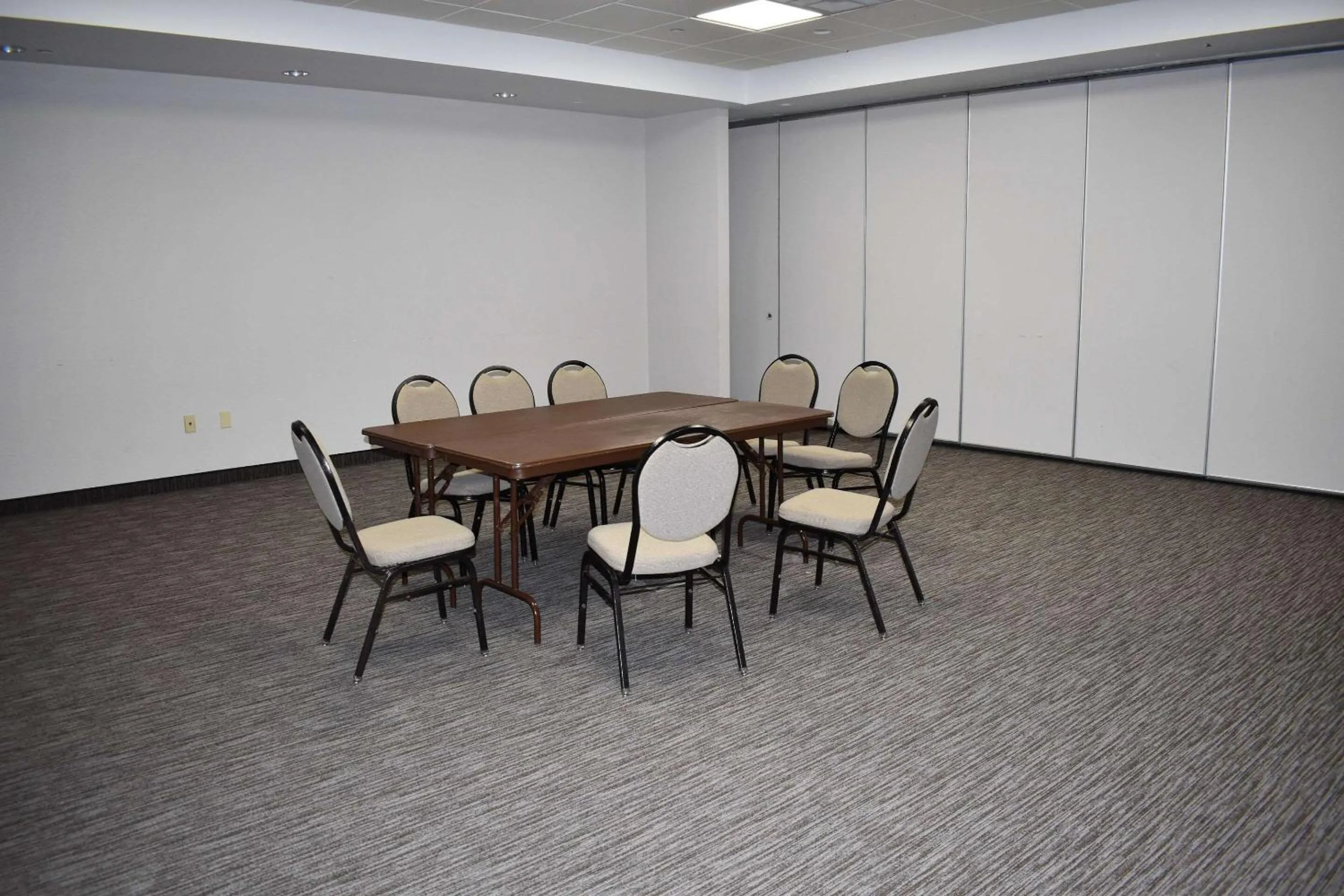 Meeting/conference room in Country Inn & Suites by Radisson, Hagerstown, MD
