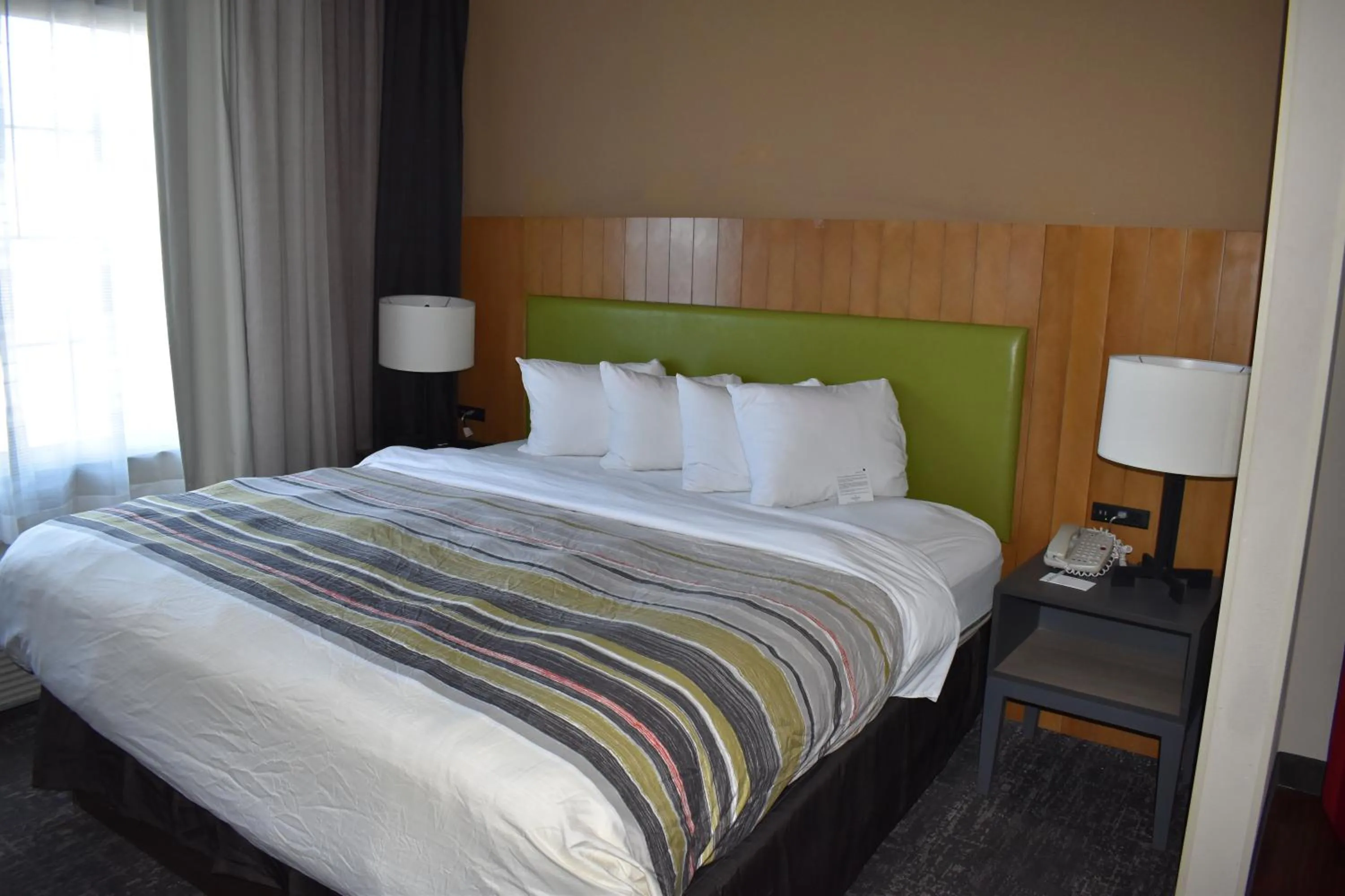 Bedroom, Bed in Country Inn & Suites by Radisson, Hagerstown, MD