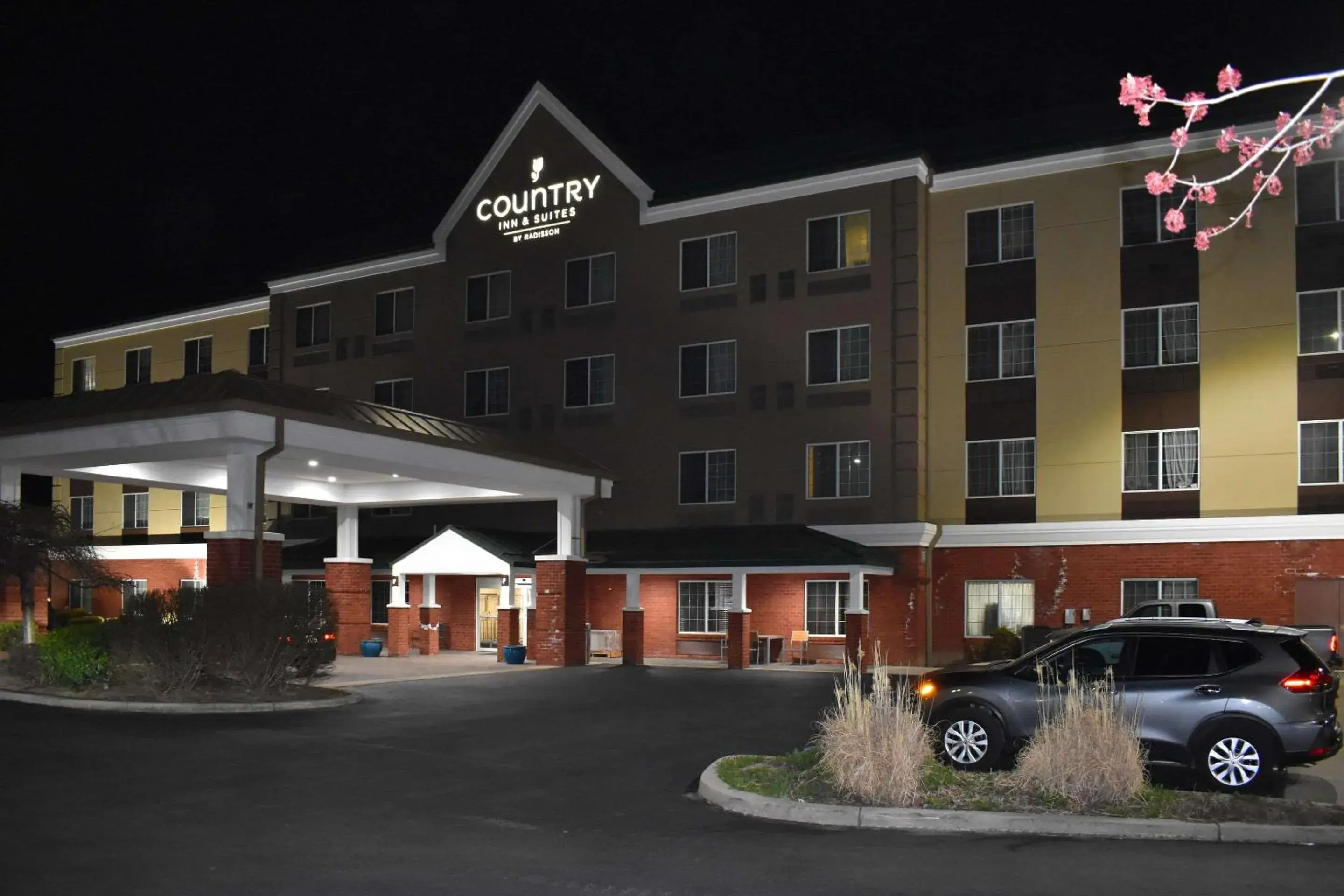 Property building in Country Inn & Suites by Radisson, Hagerstown, MD Property building in Country Inn & Suites by Radisson, Hagerstown, MD