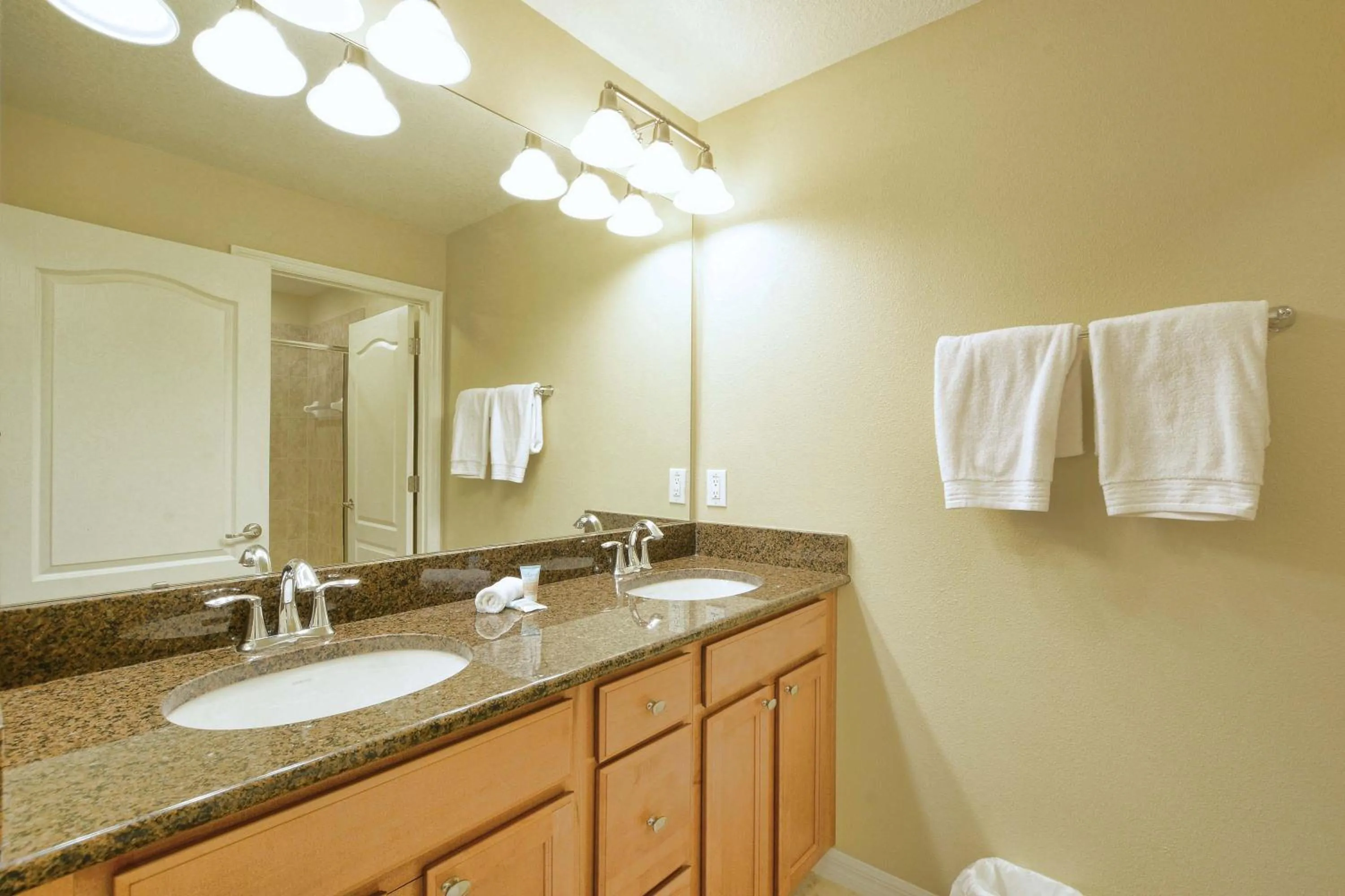 Property building in Paradise Palms-4 Bed Townhome W-Splashpool-3035Pp