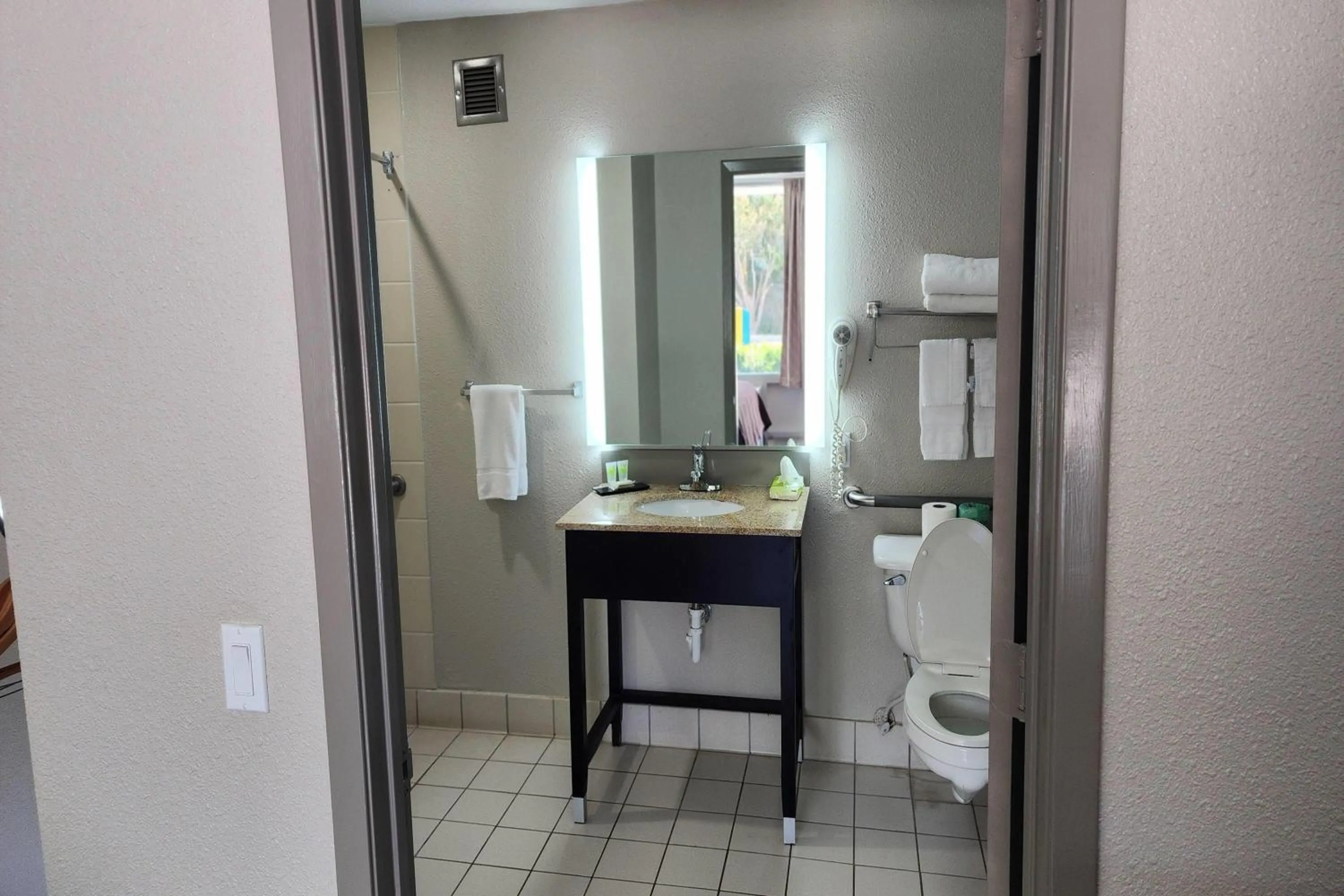 Bathroom in Days Inn by Wyndham Seguin TX