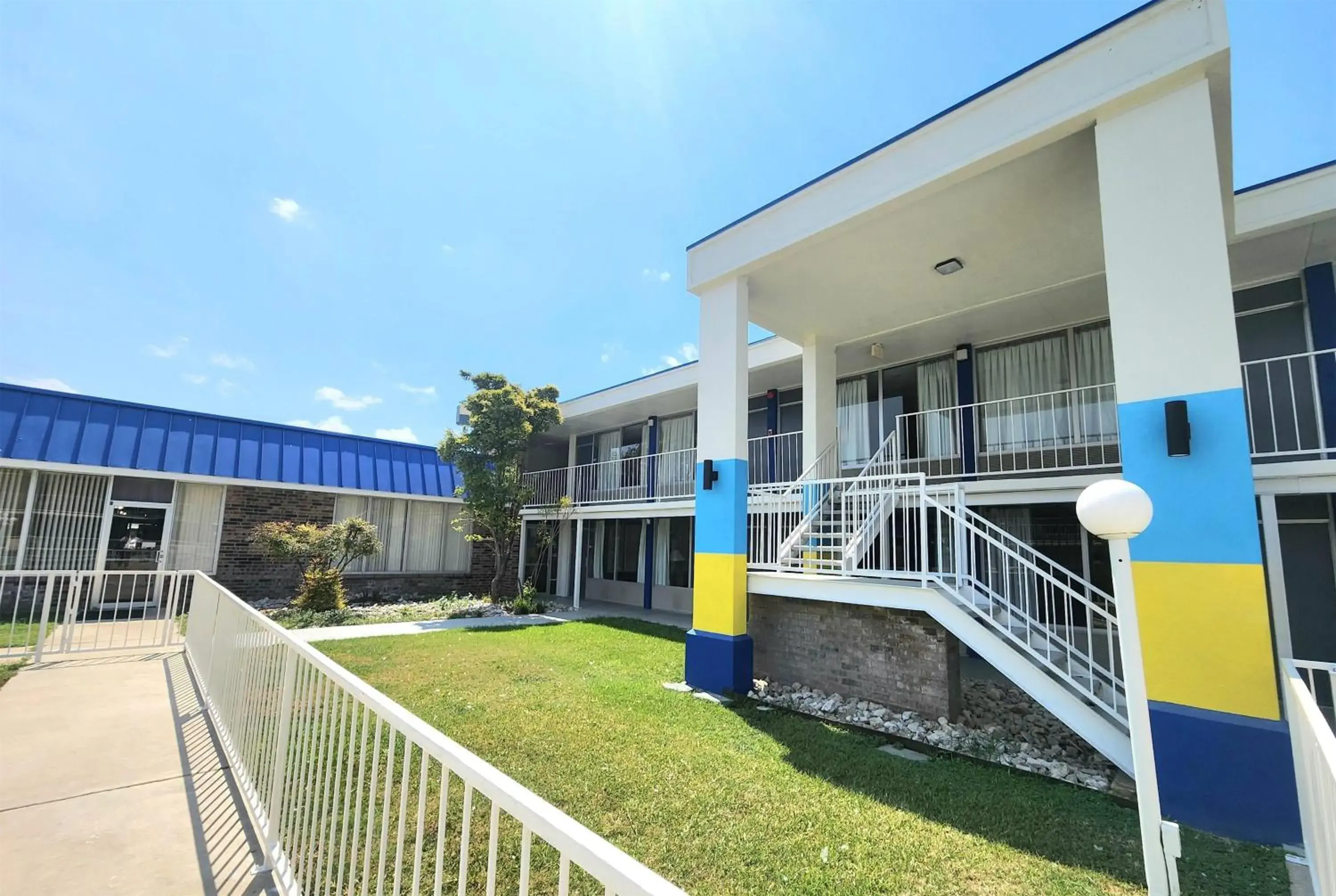 Property building in Days Inn by Wyndham Seguin TX Property building in Days Inn by Wyndham Seguin TX