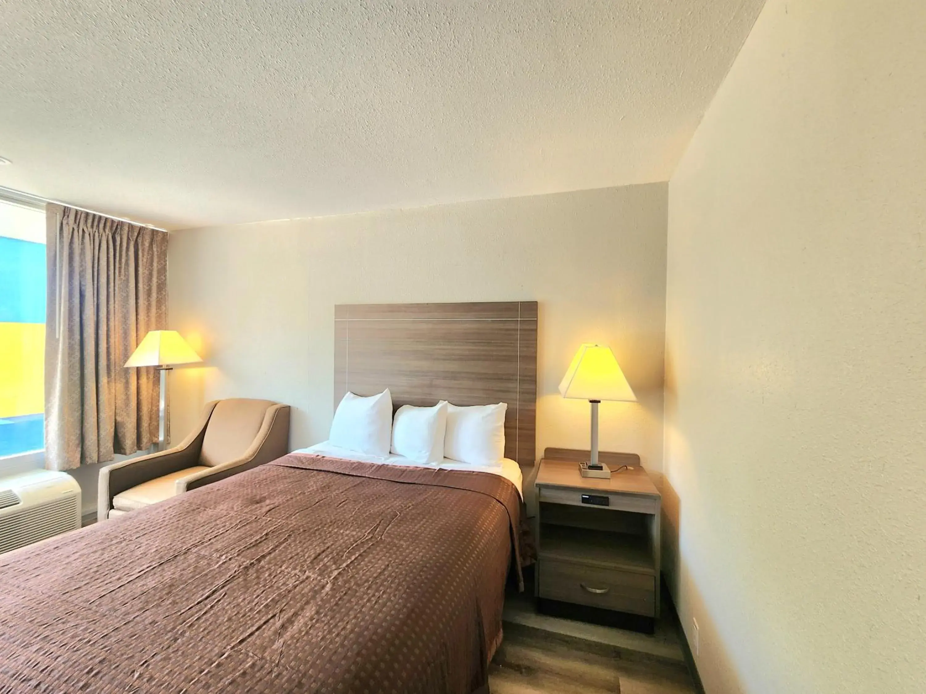 Bed in Days Inn by Wyndham Seguin TX Bed in Days Inn by Wyndham Seguin TX