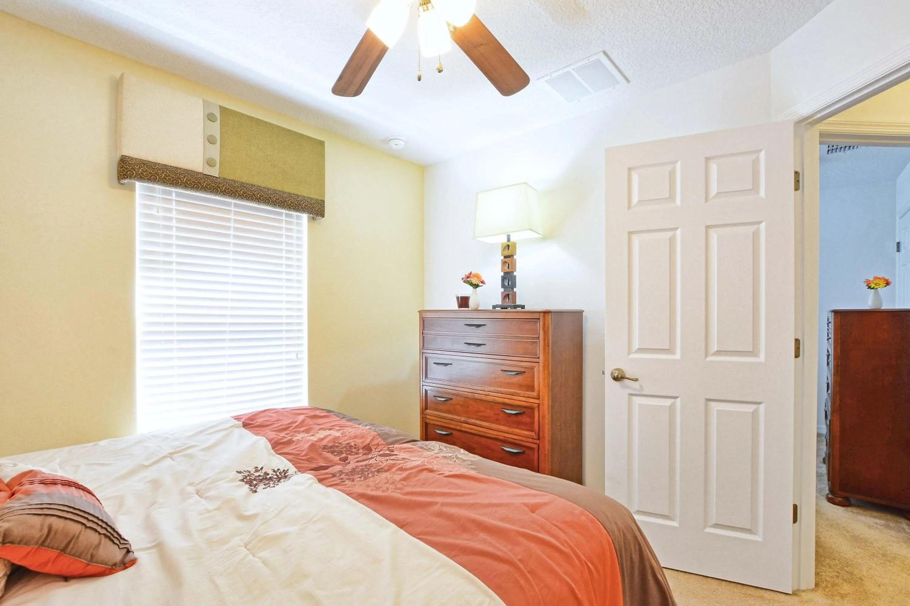 Property building, Bed in Encantada -4 Bedroom Townhome W- Splashpool-2651En