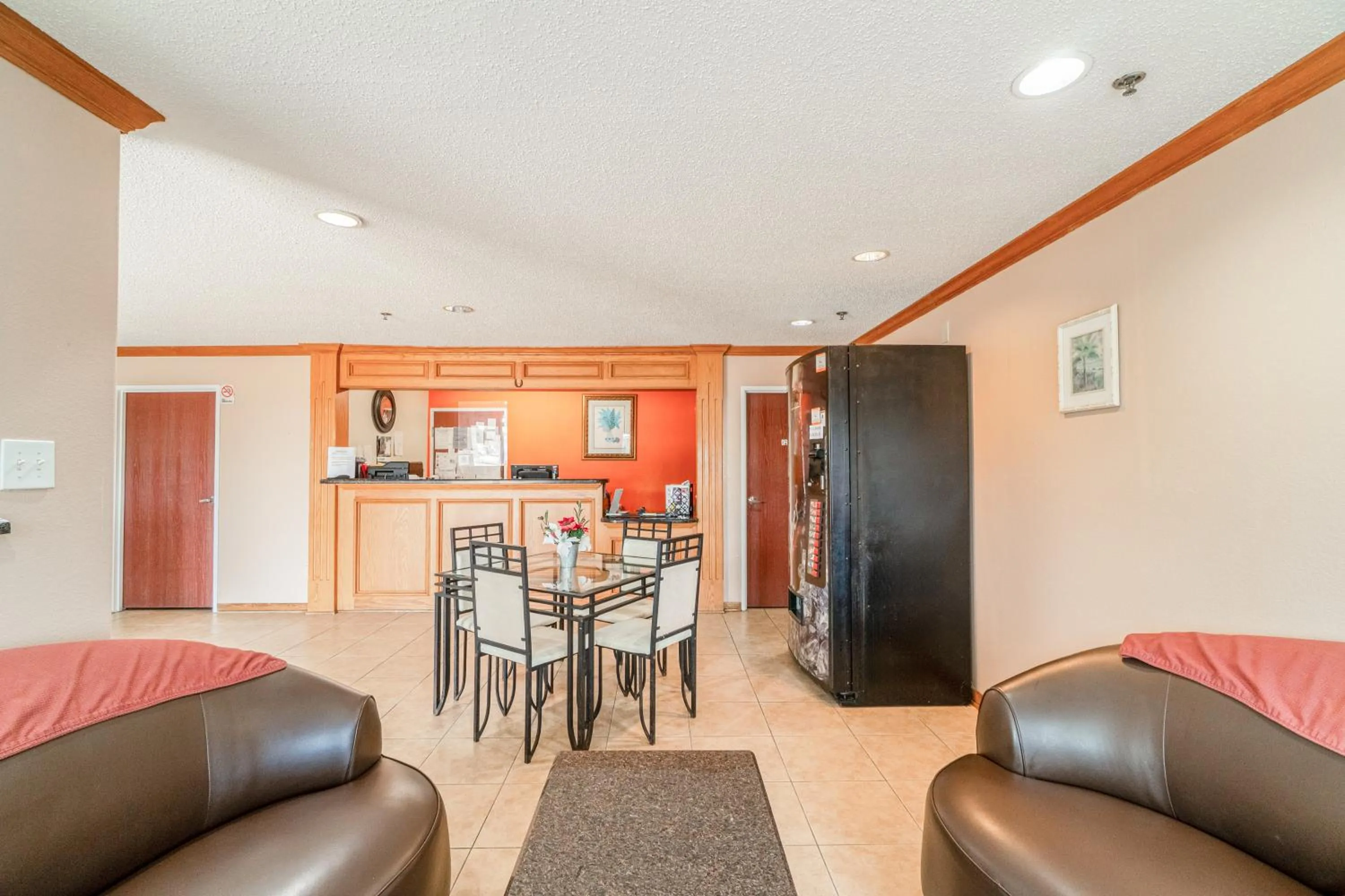 Lobby or reception in Capital O Fairway Inn - Baytown La Porte TX