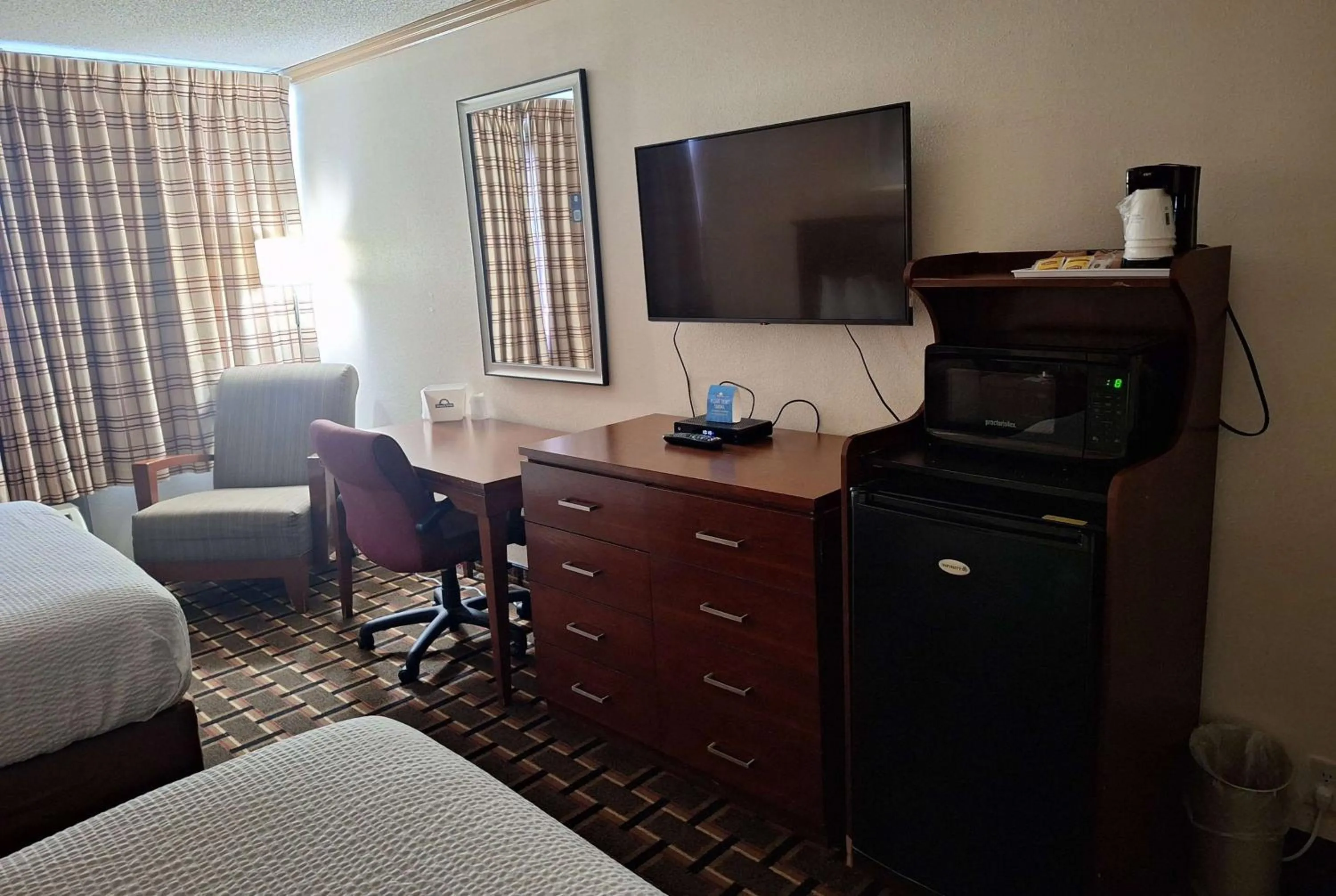 Photo of the whole room, Bed in Days Inn by Wyndham Colorado City