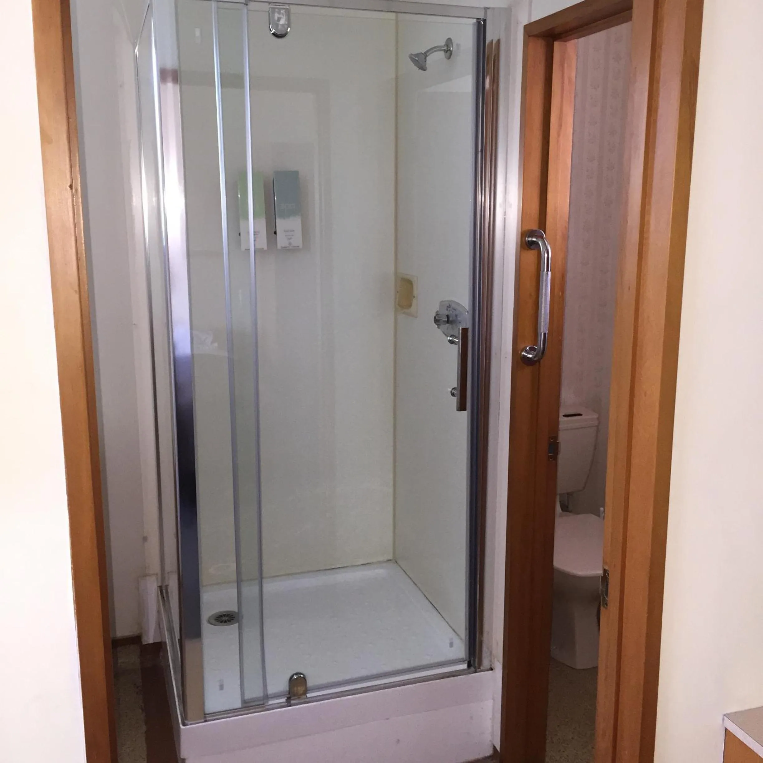 Bathroom in Ferry Motel