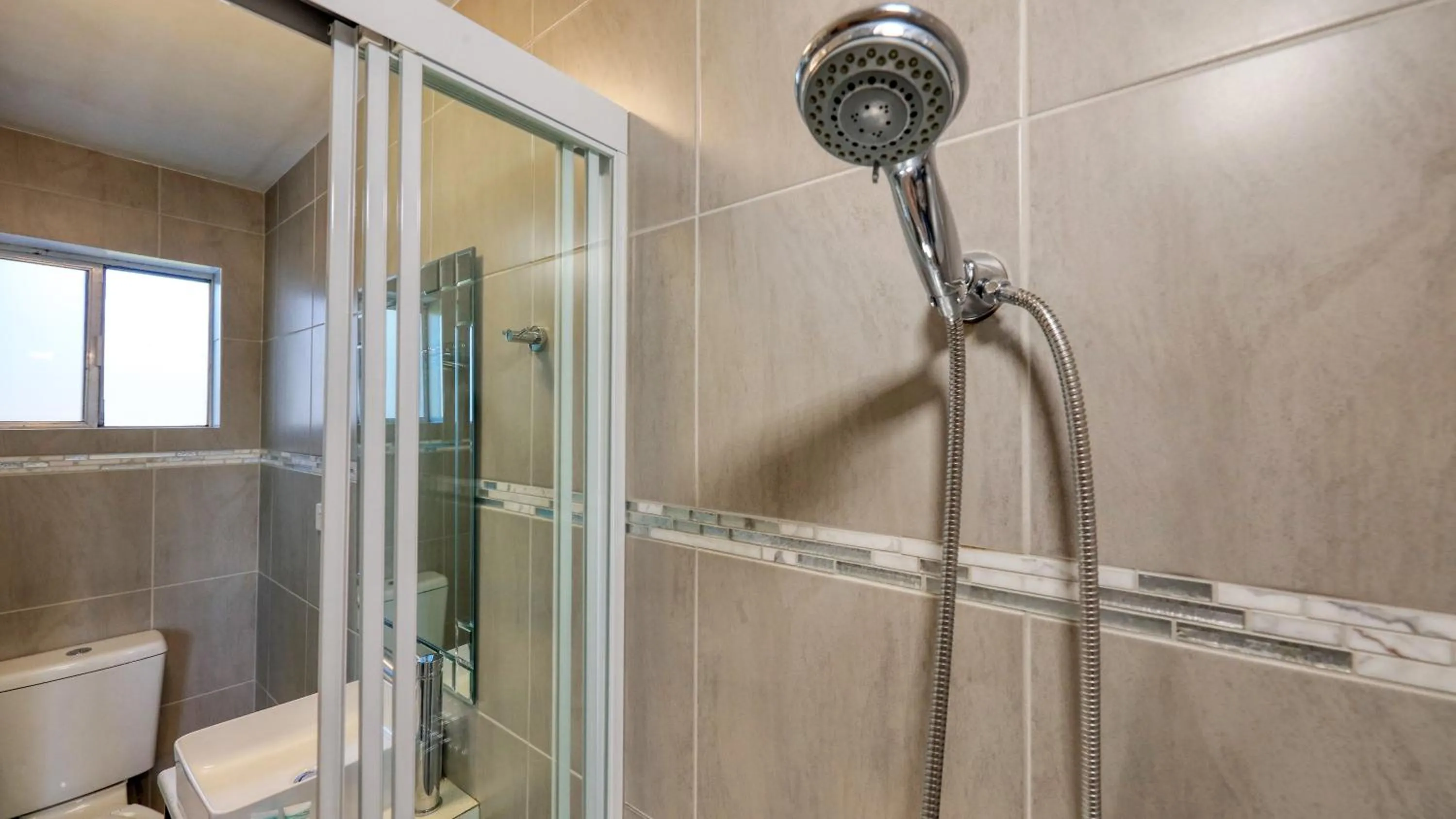 Shower in Almare Tourist Motel