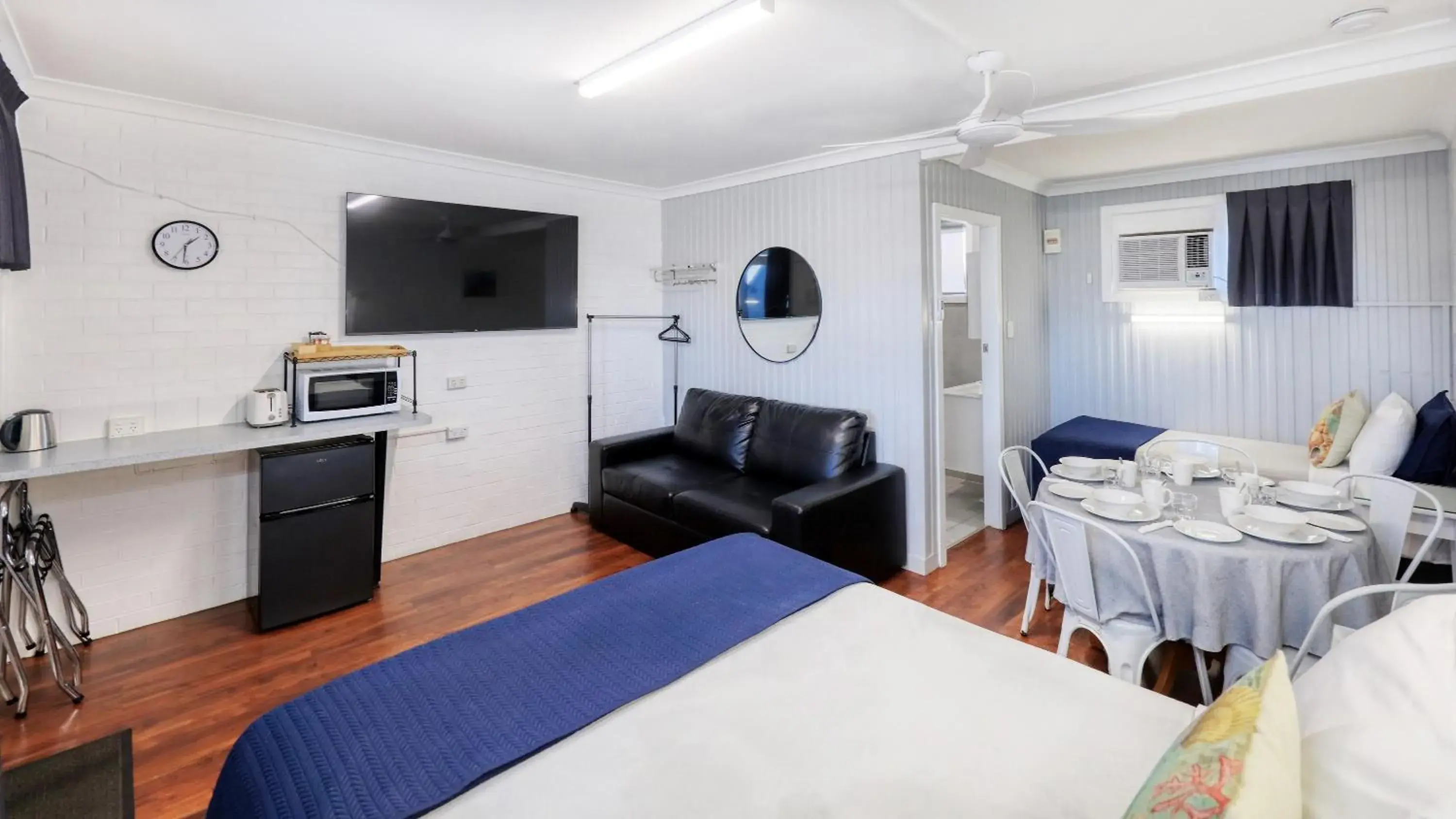 TV and multimedia, Bed in Almare Tourist Motel TV and multimedia, Bed in Almare Tourist Motel