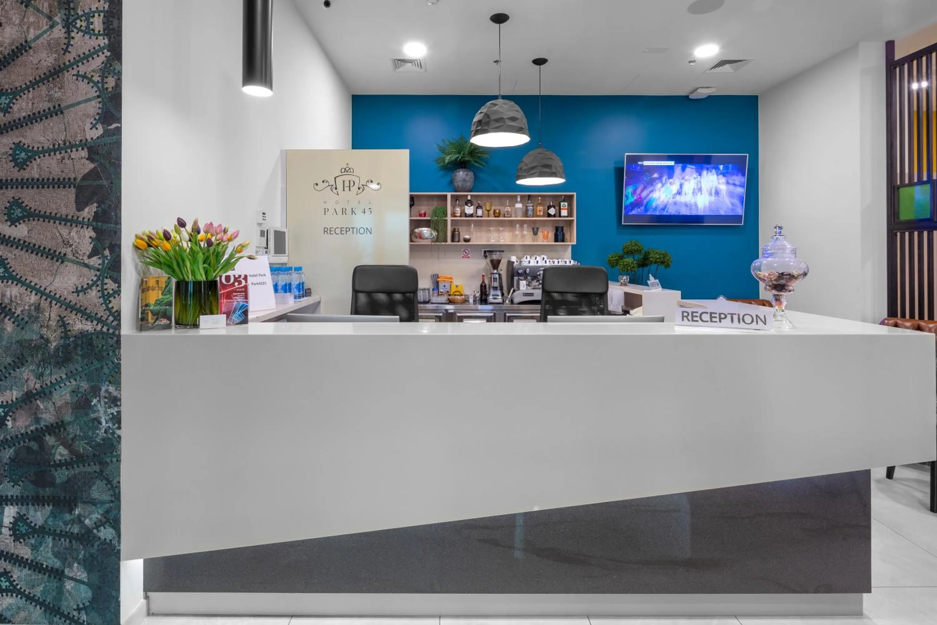Lobby or reception in Hotel PARK 45