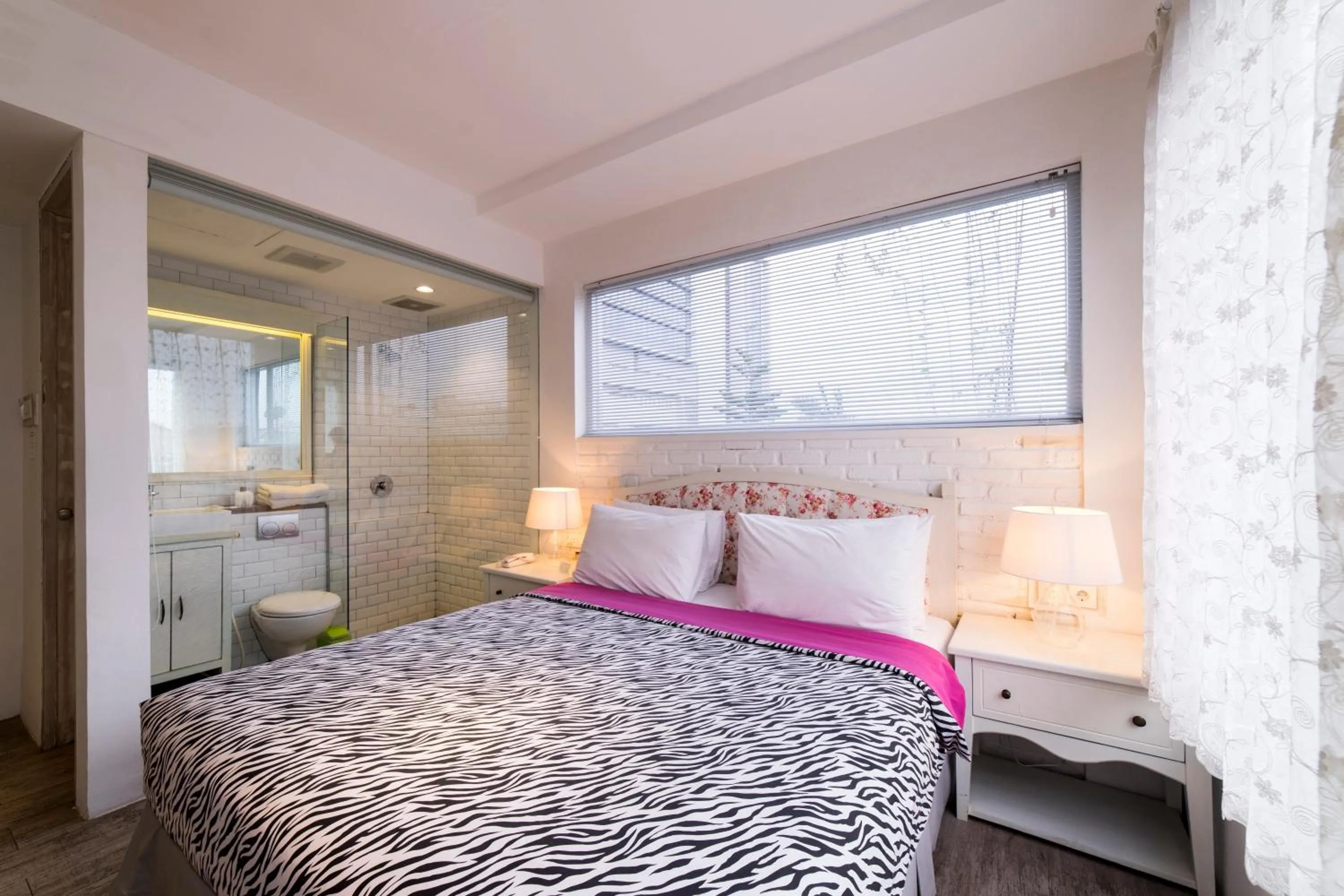 Entertainment, Bed in Summerbird - Bed and Brasserie