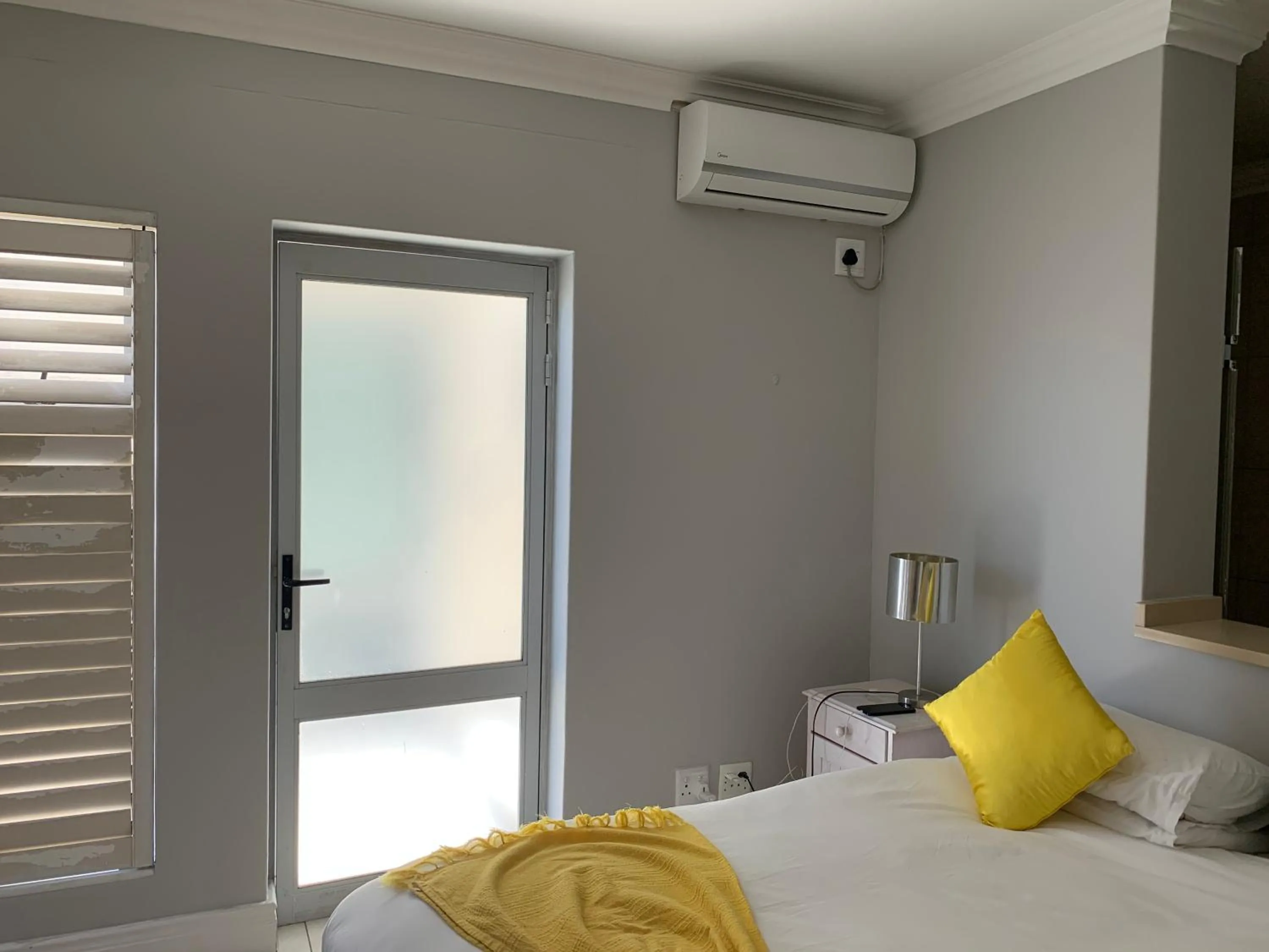 Bed in Oceansnest Guest House