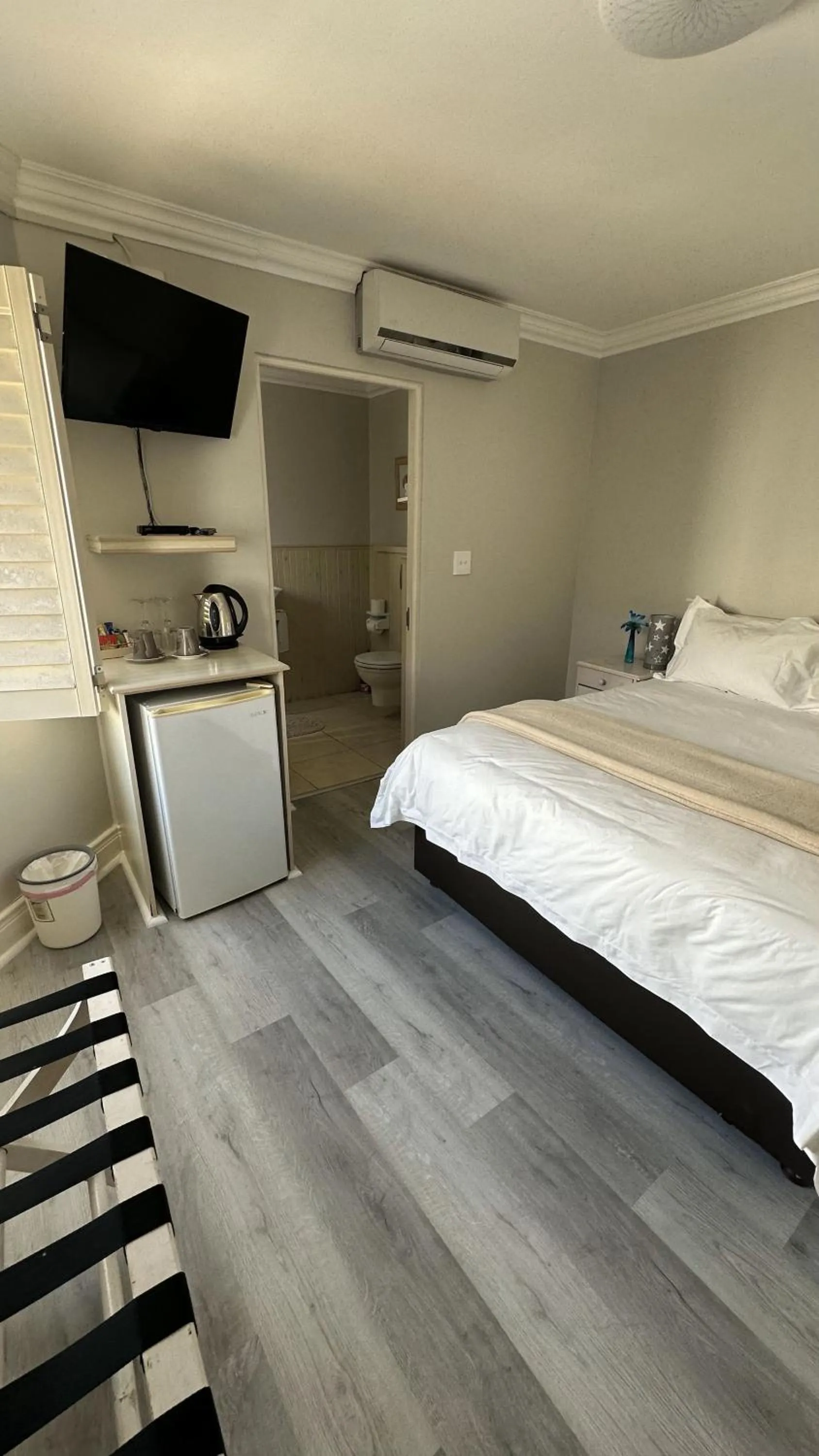 Bed in Oceansnest Guest House