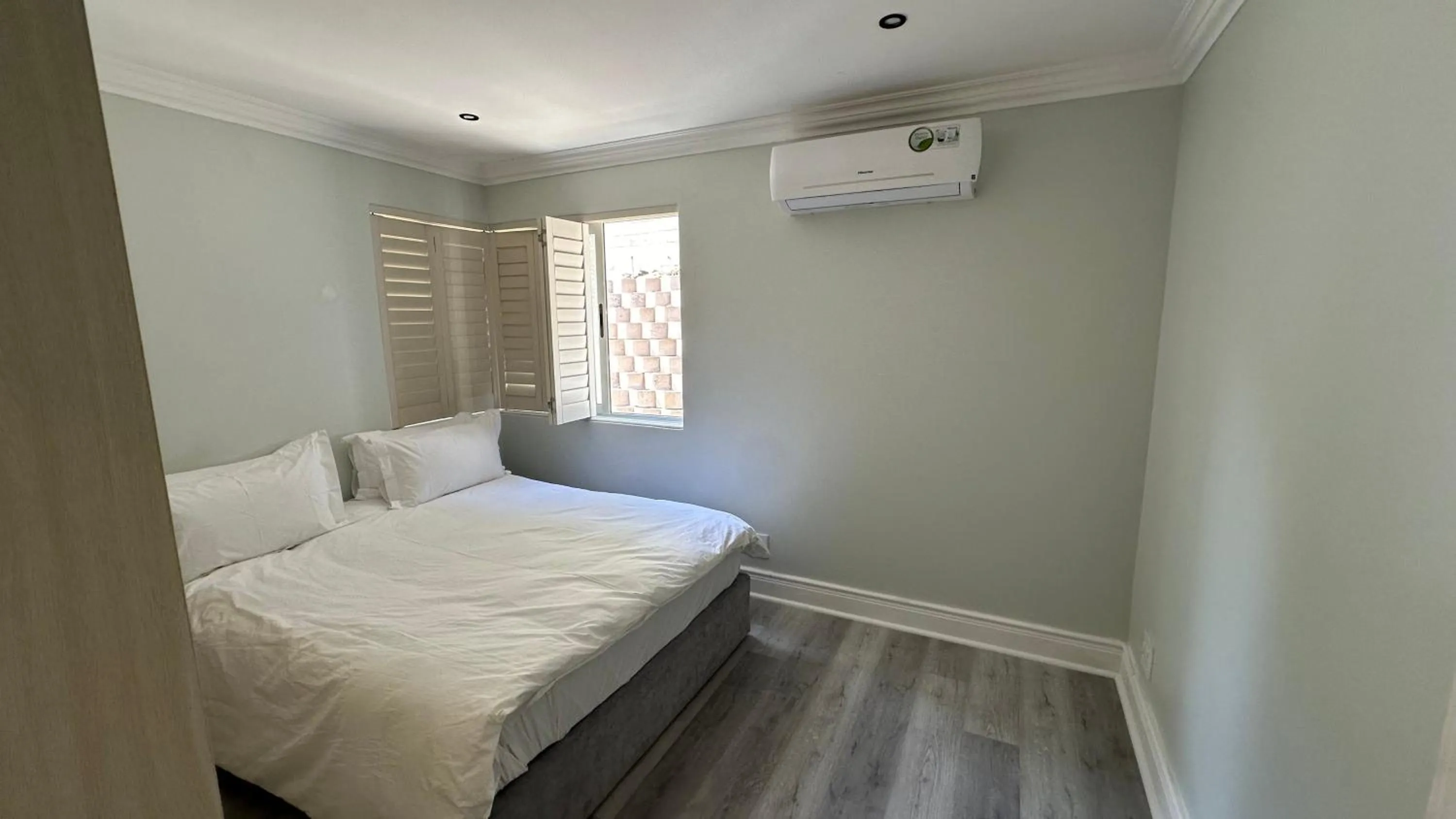 Bed in Oceansnest Guest House