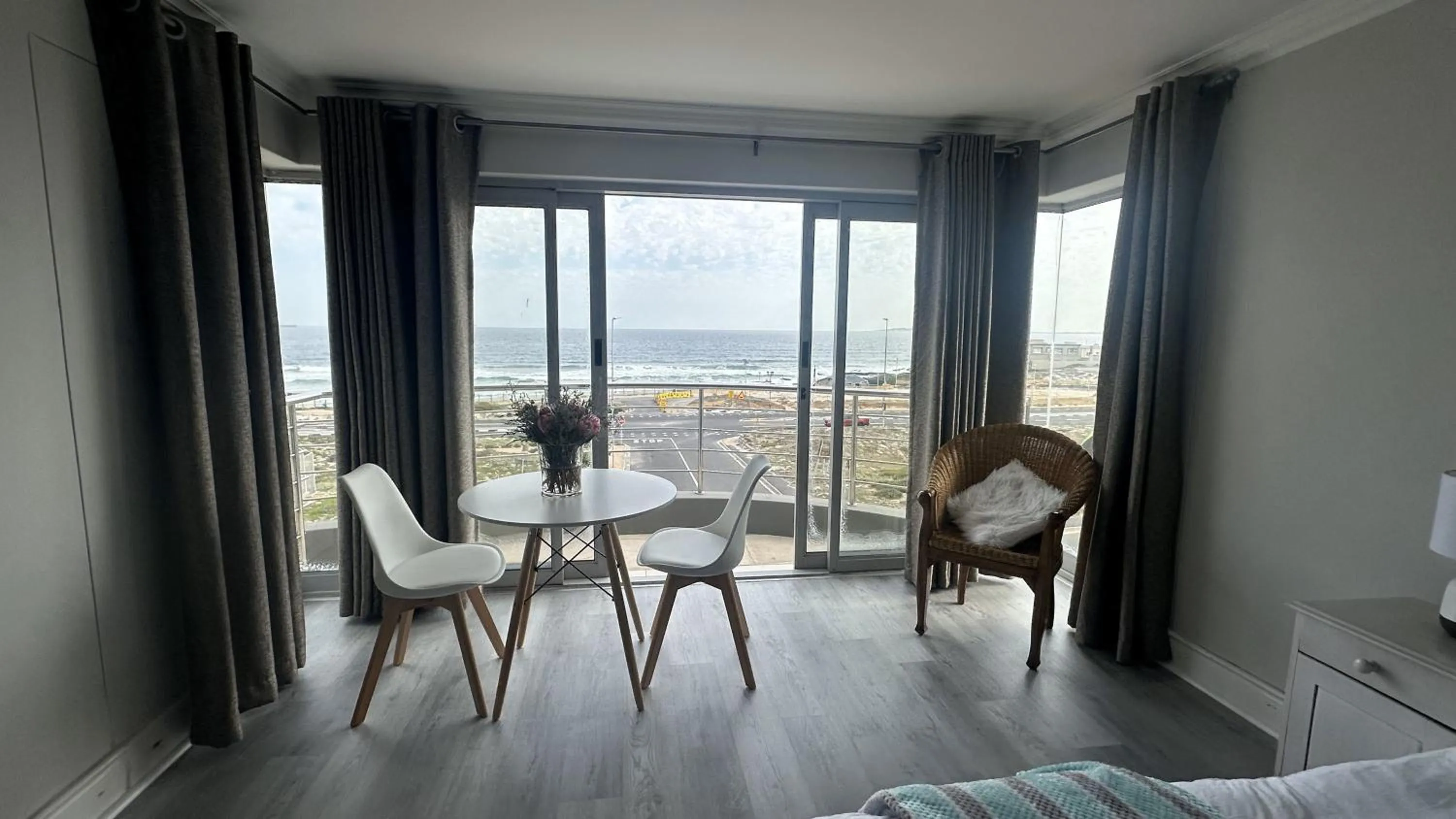 Bed in Oceansnest Guest House