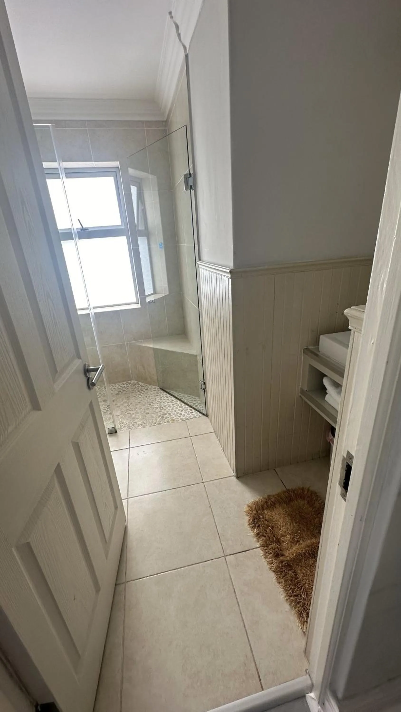 Shower in Oceansnest Guest House