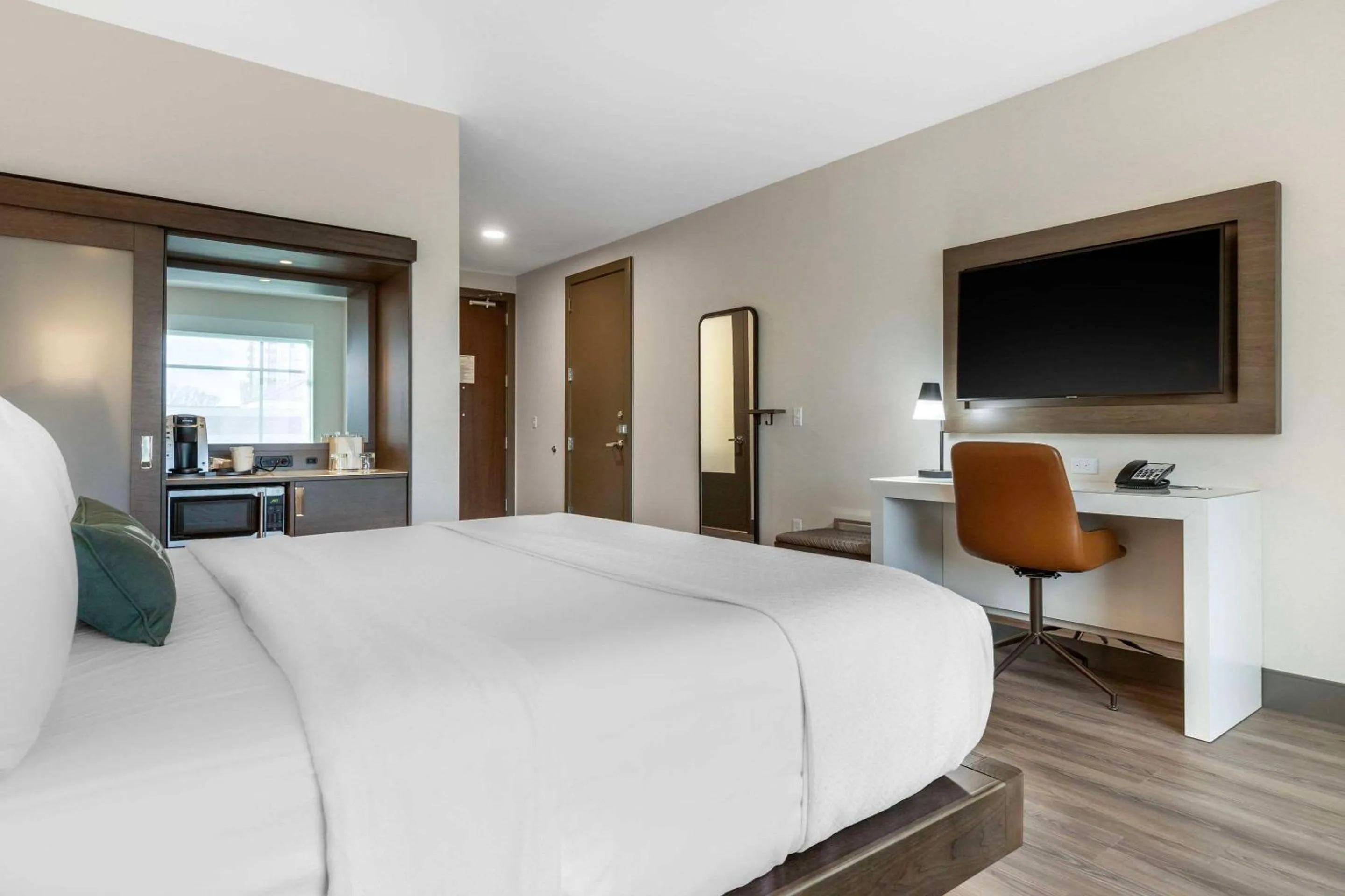 Bedroom, Bed in Cambria Hotel - Arundel Mills BWI Airport