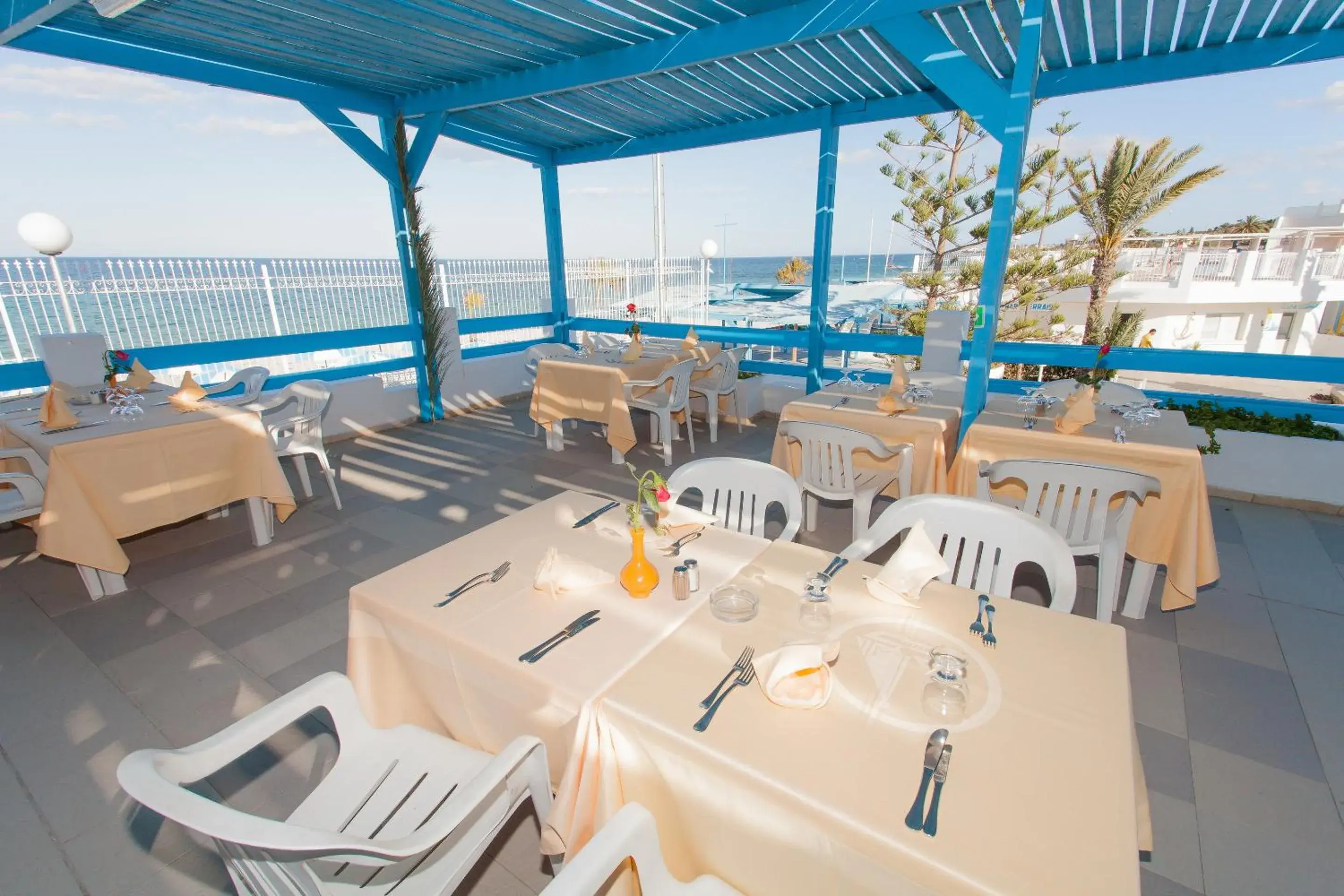 Restaurant/places to eat in El Mouradi Club Selima Restaurant/places to eat in El Mouradi Club Selima