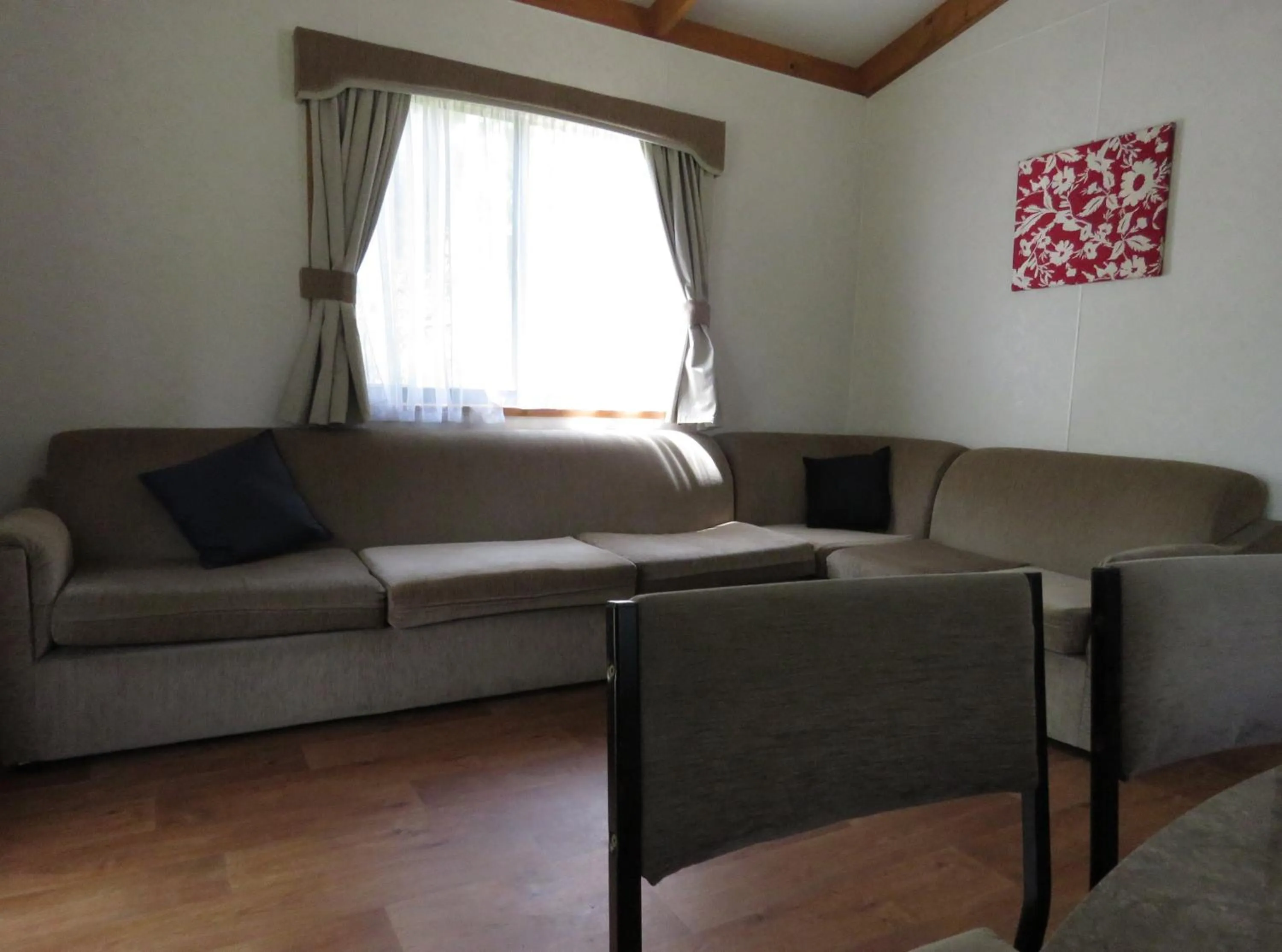 Living room in Beechworth Holiday Park