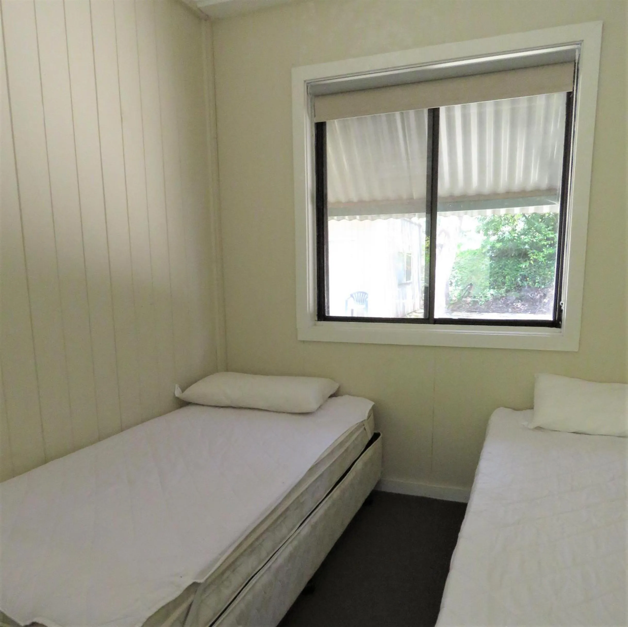Bedroom, Bed in Beechworth Holiday Park