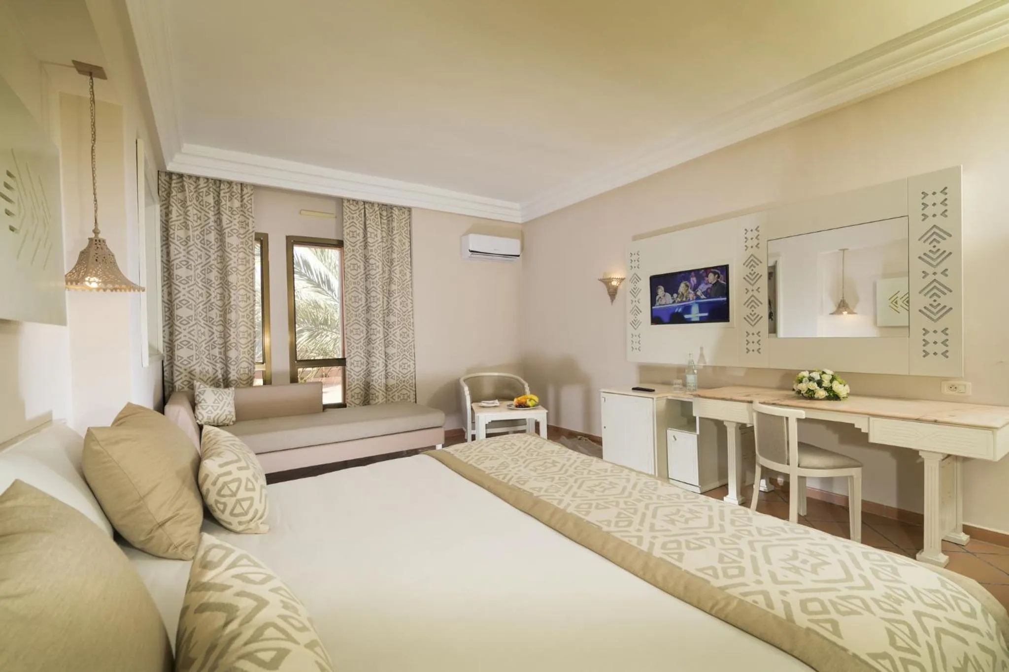 Bed in Palm Beach Palace Tozeur