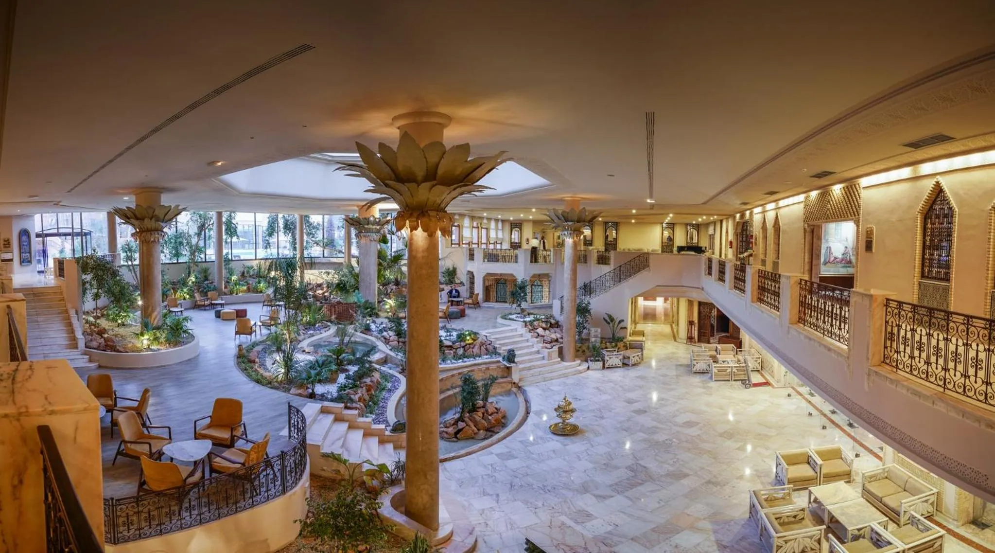 Patio in Palm Beach Palace Tozeur