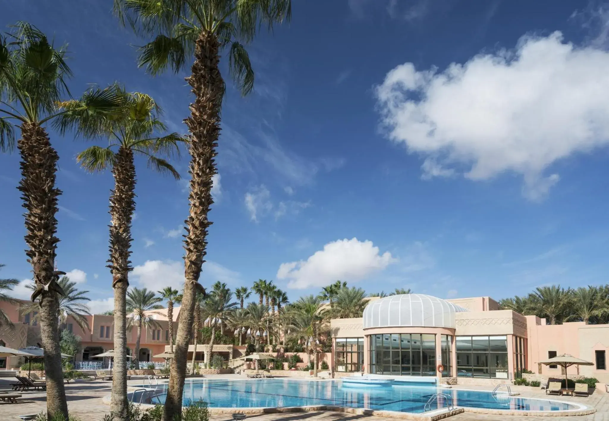 Swimming pool in Palm Beach Palace Tozeur Swimming pool in Palm Beach Palace Tozeur