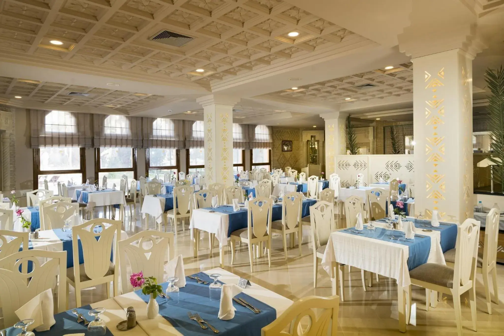 Restaurant/places to eat in Palm Beach Palace Tozeur Restaurant/places to eat in Palm Beach Palace Tozeur