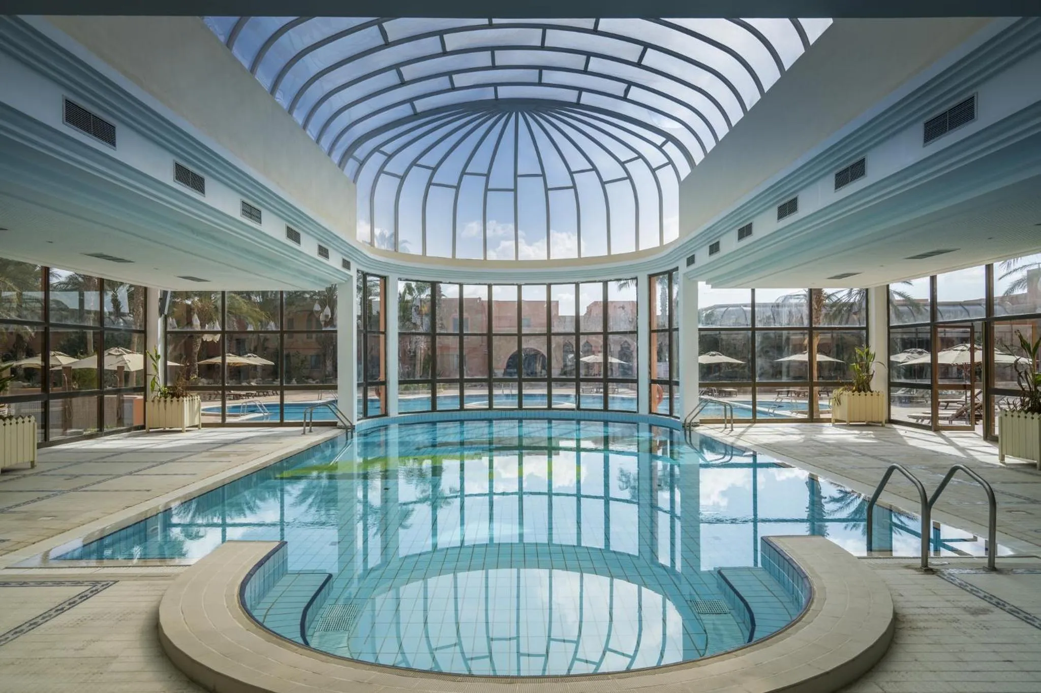 Swimming pool in Palm Beach Palace Tozeur
