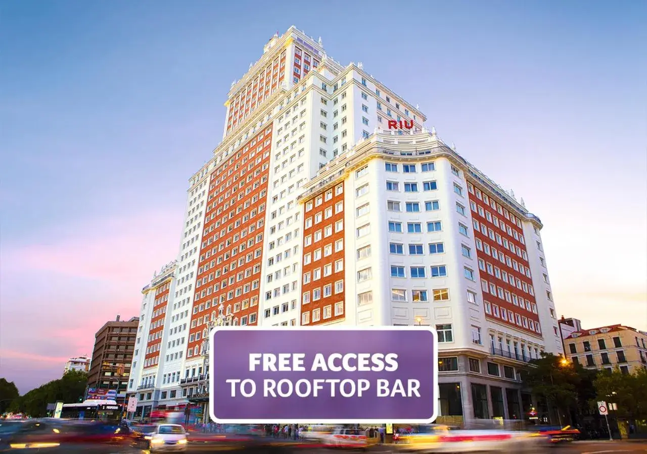 Property building in Riu Plaza España Property building in Riu Plaza España