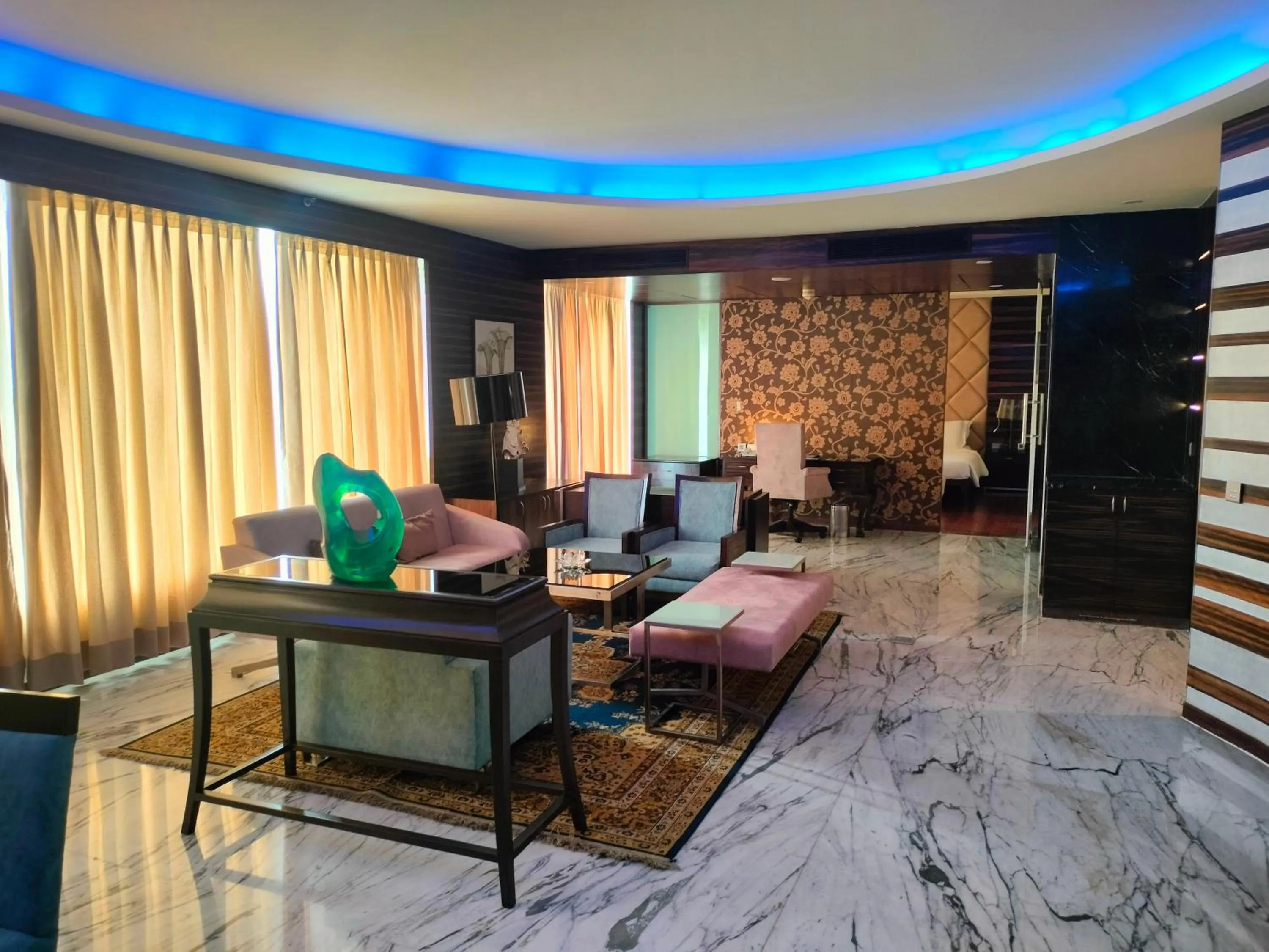 Seating area in Holiday Inn Chandigarh Panchkula, an IHG Hotel